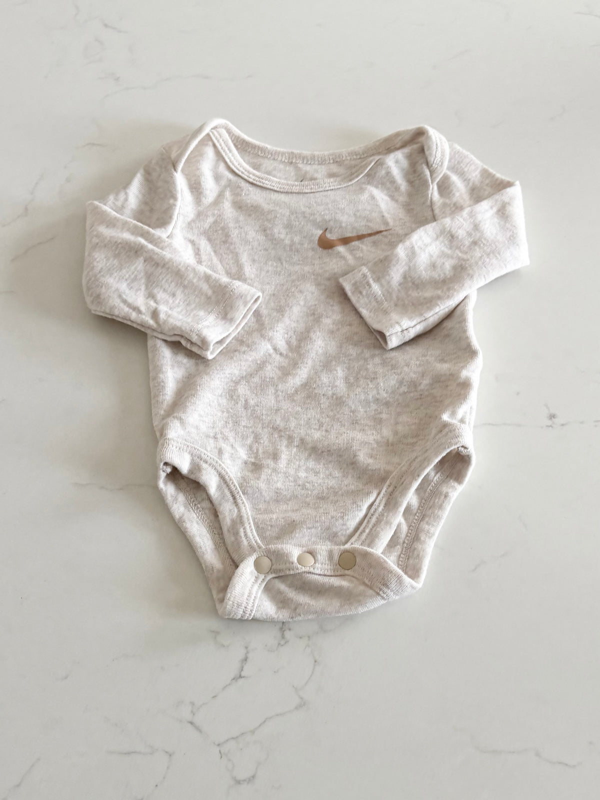 Nike-Cache couche-3 mois