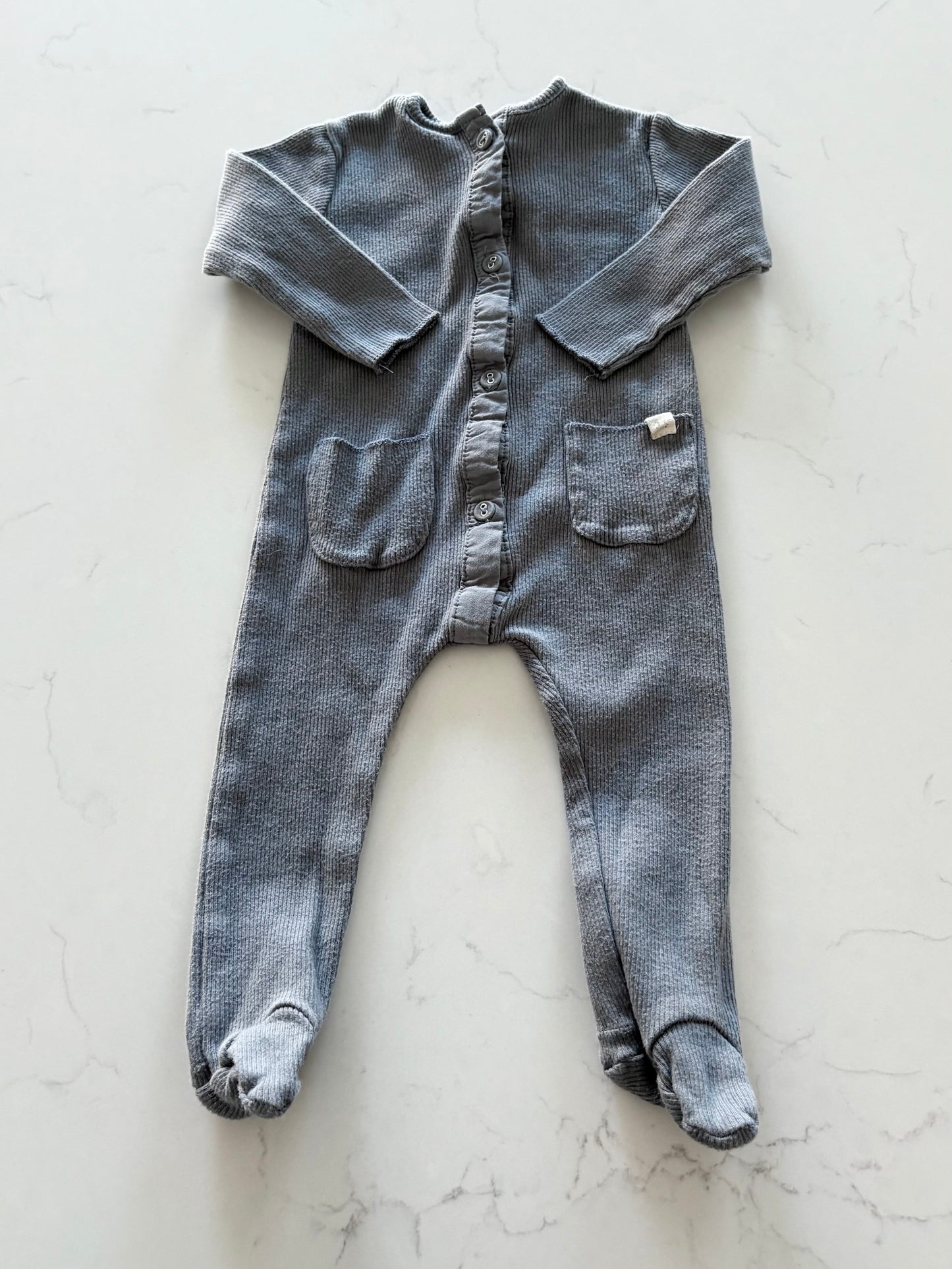 Zara-Une pièce-3/6 mois