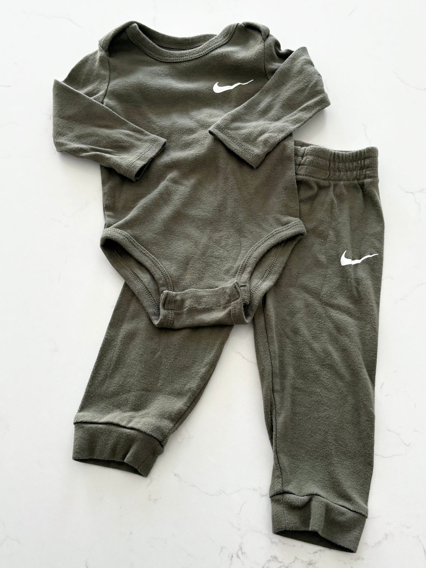 Nike-Ensemble-9 mois