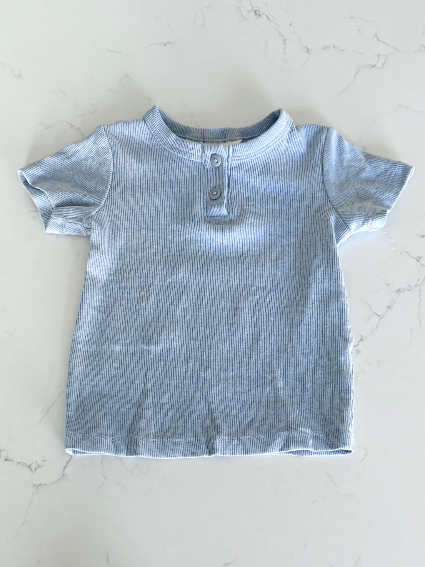 H&M/Adorables-T shirt-12/18 mois