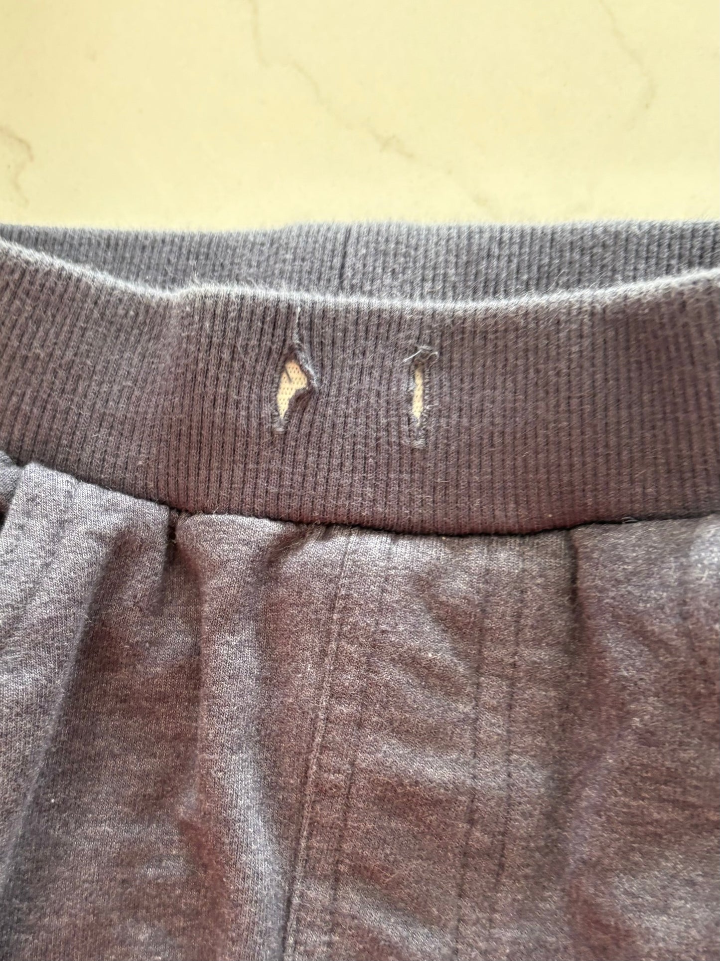 Dirkje-Ensemble-18 mois ( manque cordon pantalon)