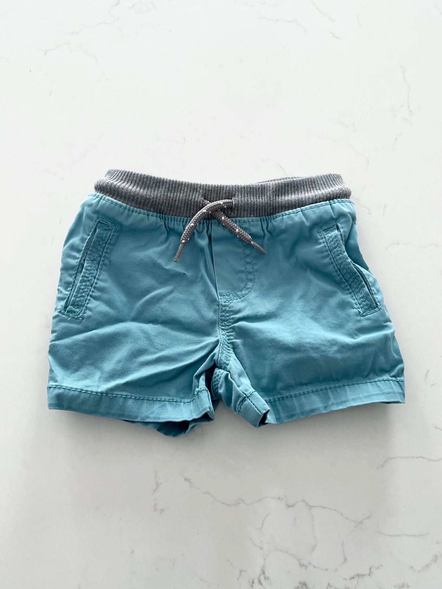 Oshkosh-Short-9 mois