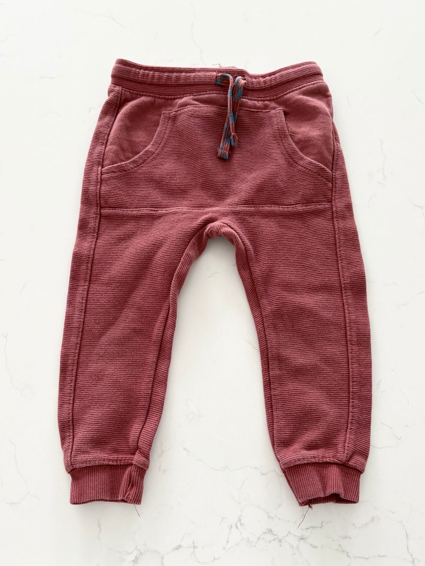 Zara-Jogging-3/4T (fait petit)