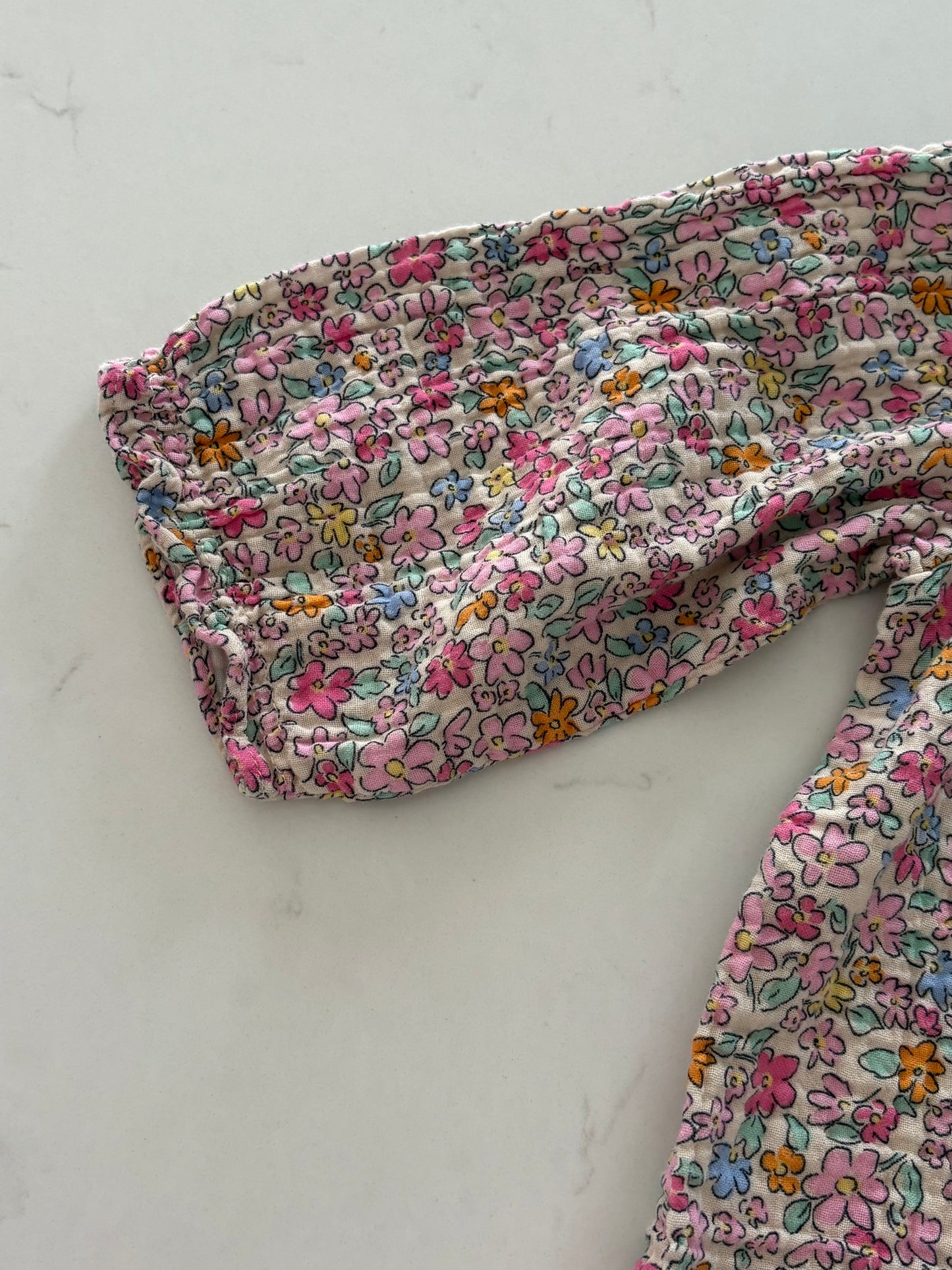 Zara-Robe-9/12 mois ( imperfection sur une manche)
