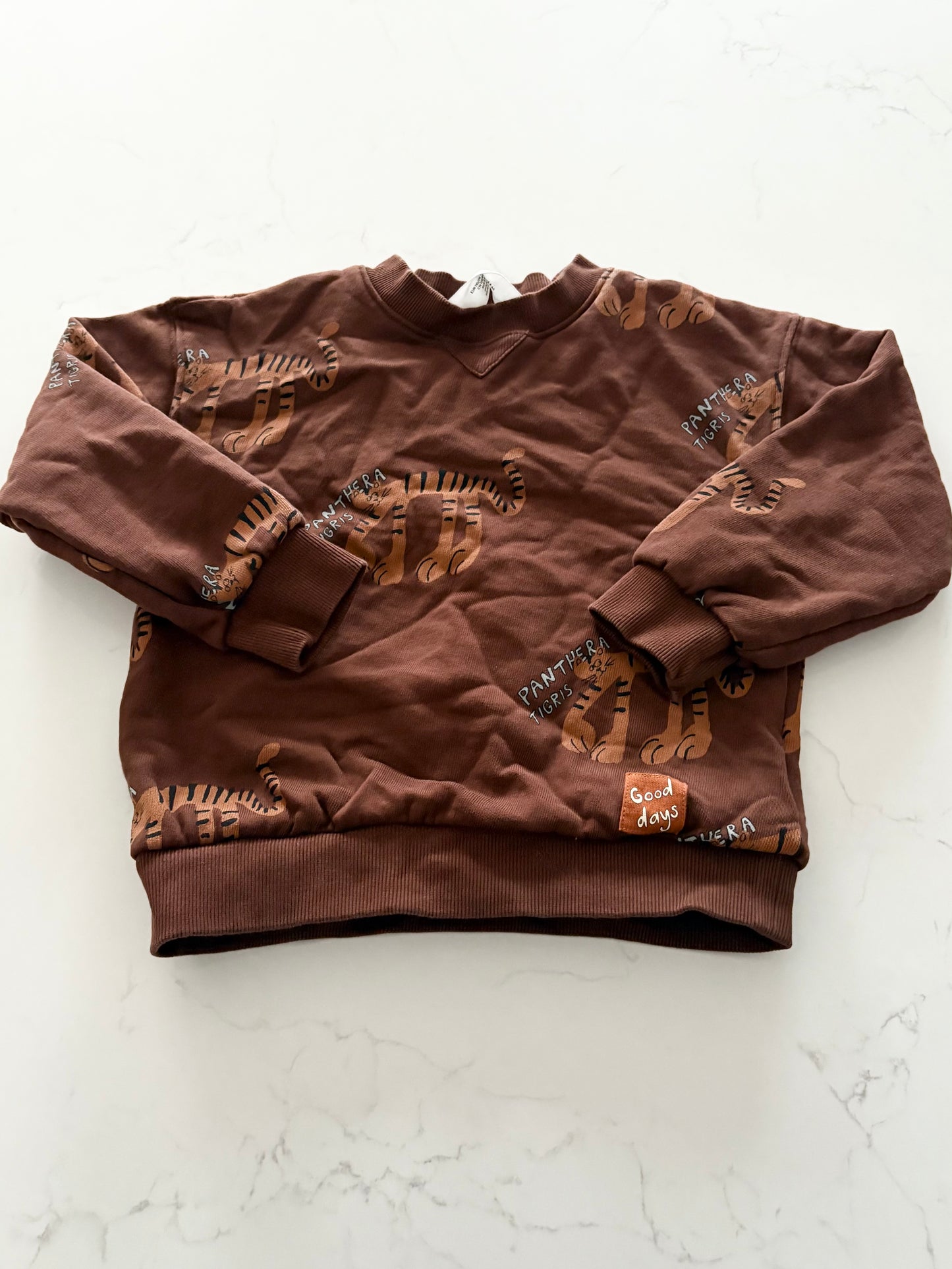 H&M-Crewneck-4/6T ( fait petit)!