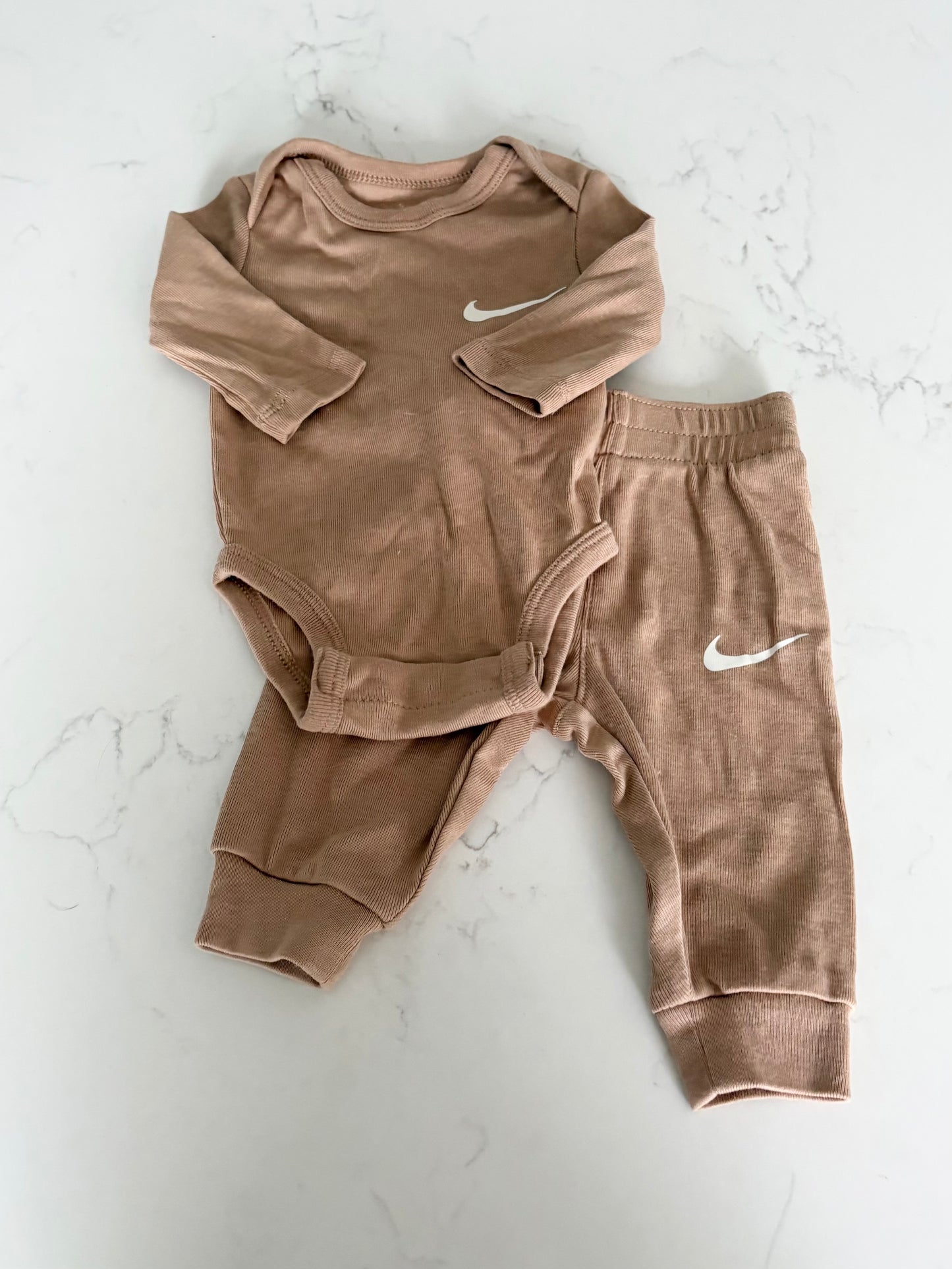Nike-Ensemble-0/3 mois