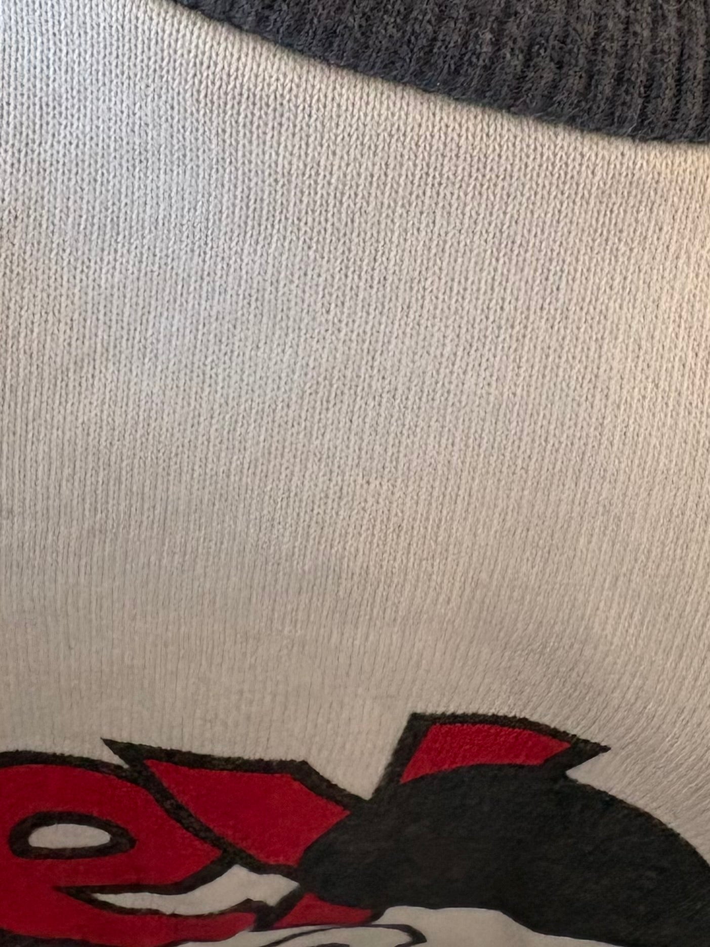 H&M/Disney-Crewneck-9/12 mois (légère imperfection)