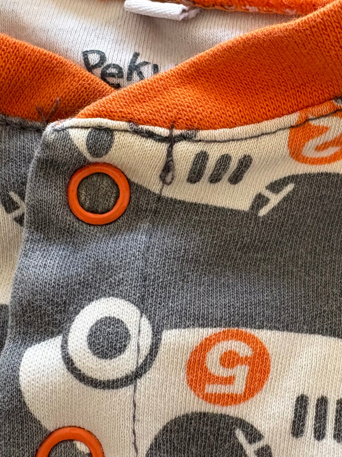 Pekkle-Pyjama-3 mois ( un peu jaunit collet)