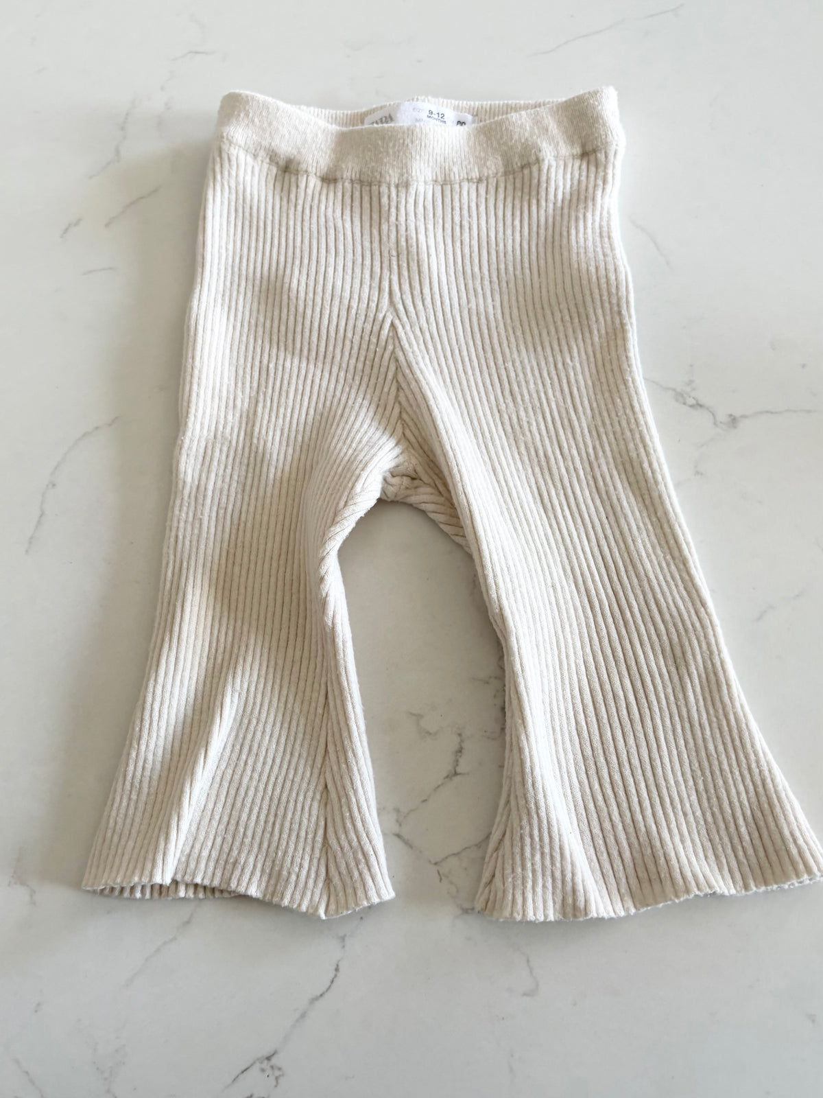 Zara-Pantalon-9/12 mois (légère tache genoux)