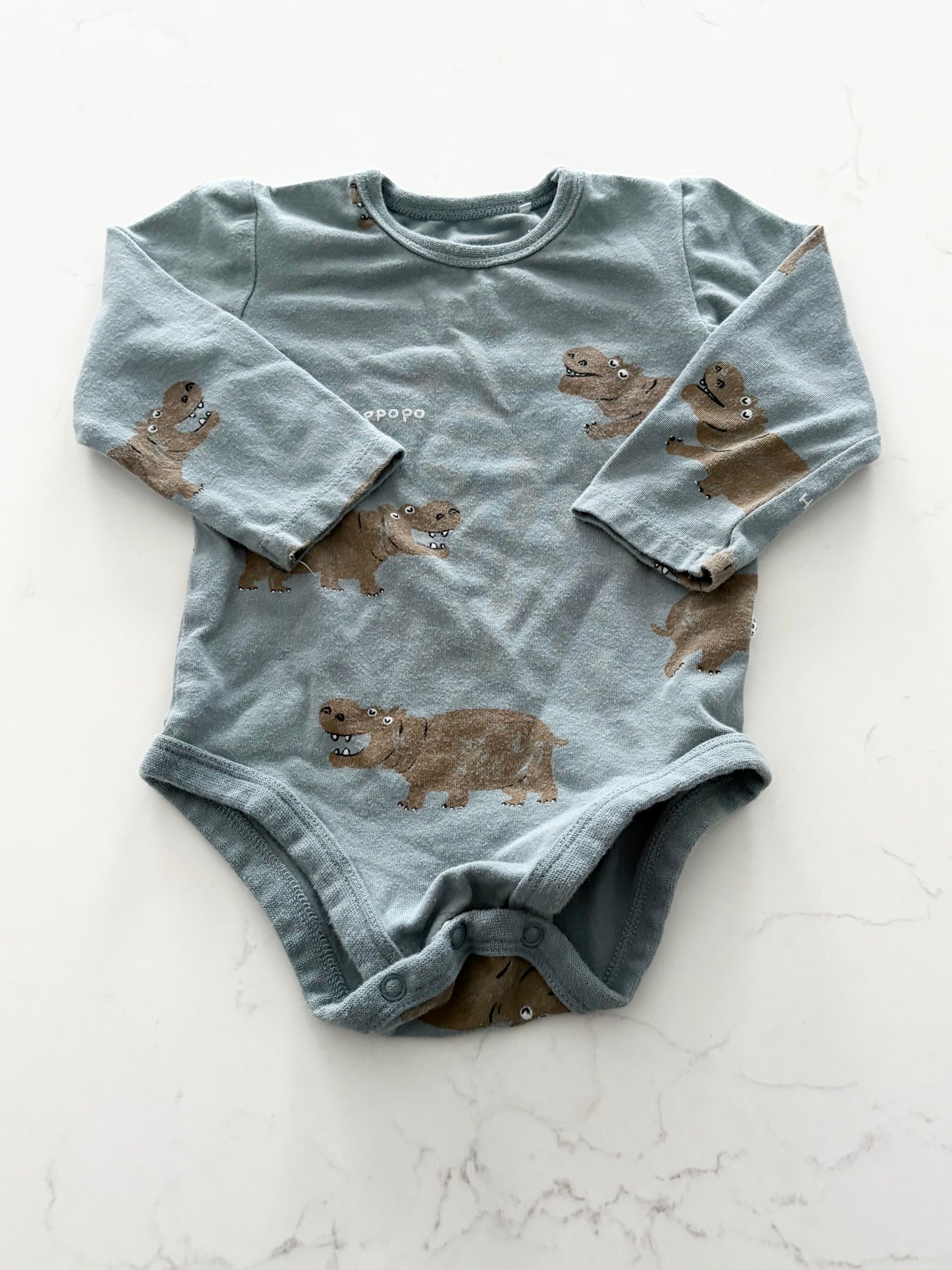 Gagou-Cache couche-6 mois