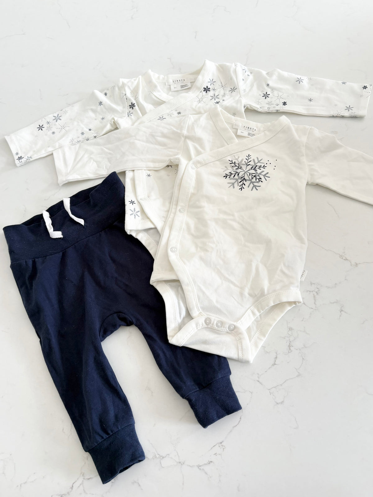 Petit lem/First-Ensemble-6 mois ( neuf sans étiquette )