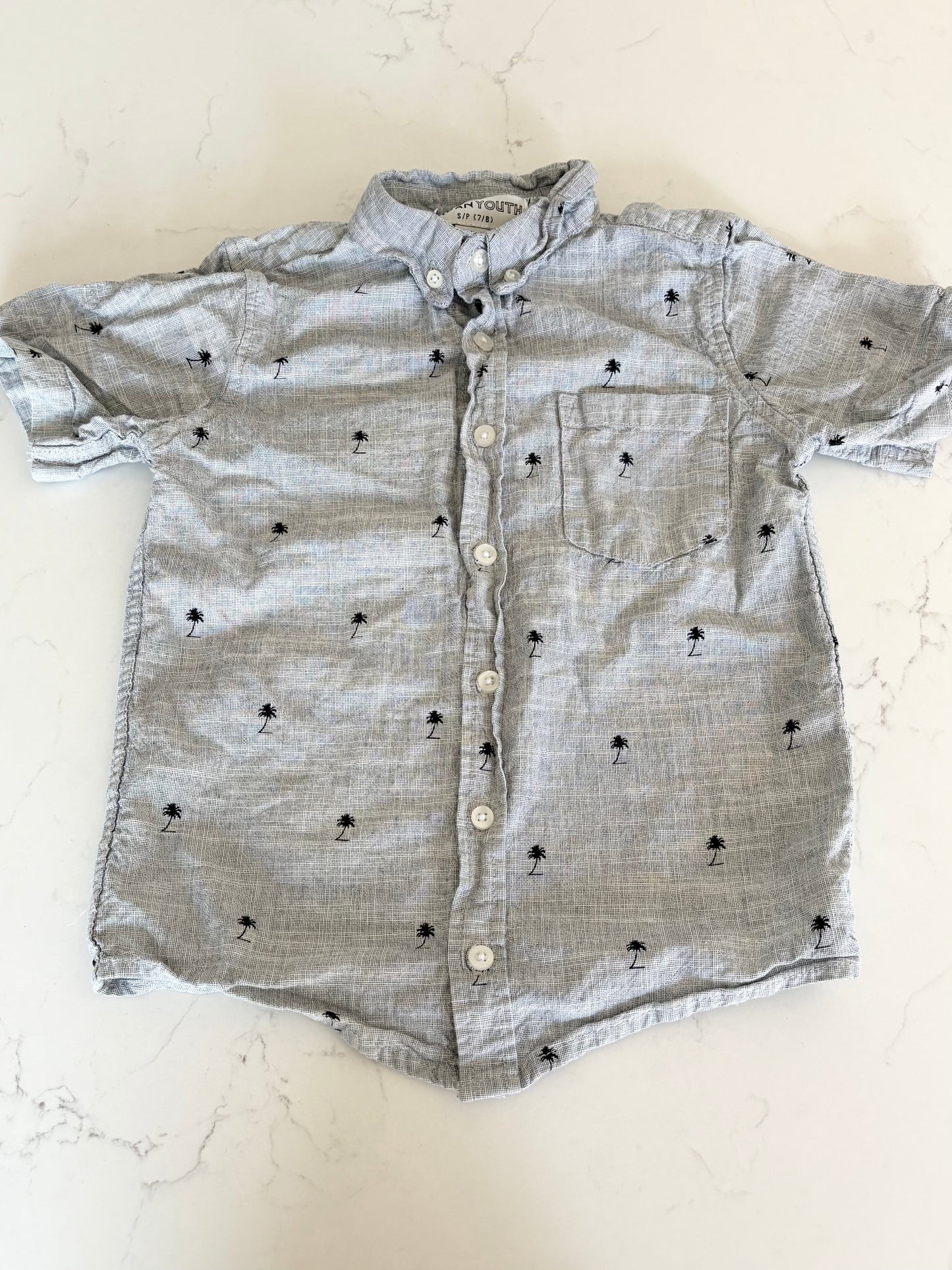 Chemise-7/8T ( fait petit )