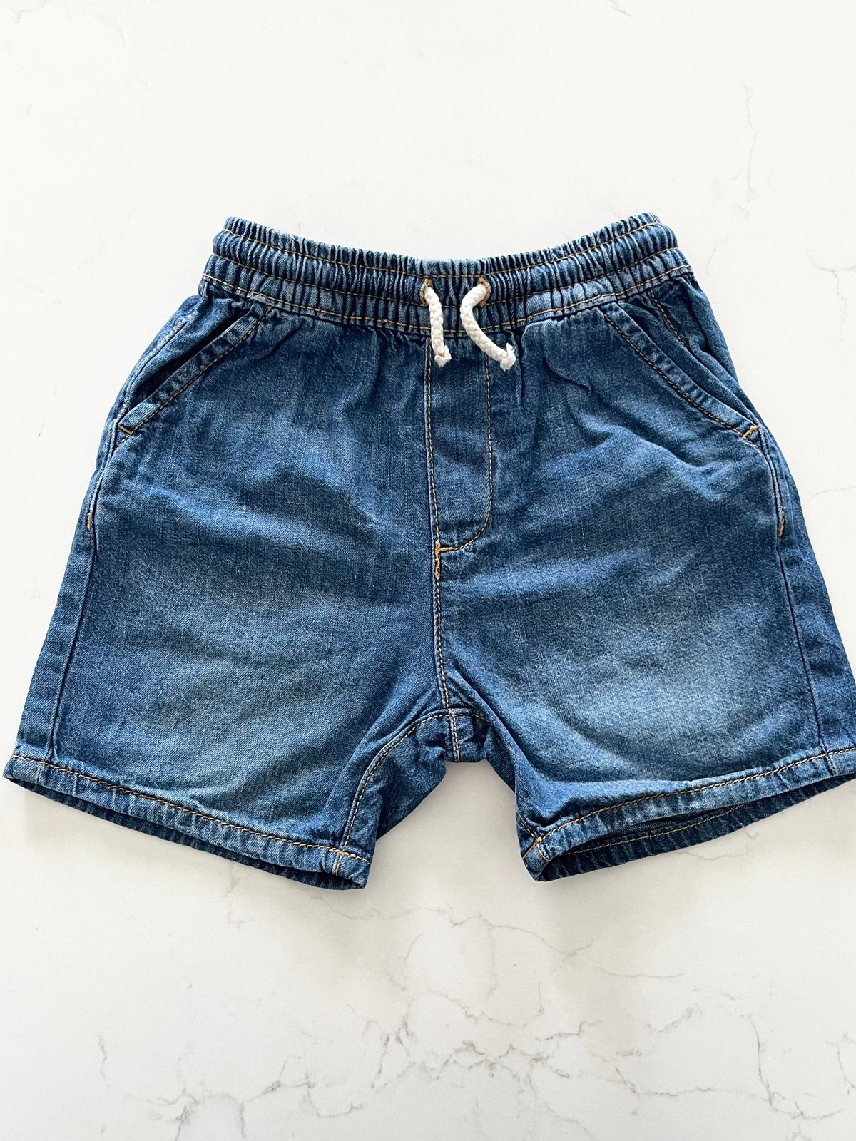 Zara-short-9/12 mois