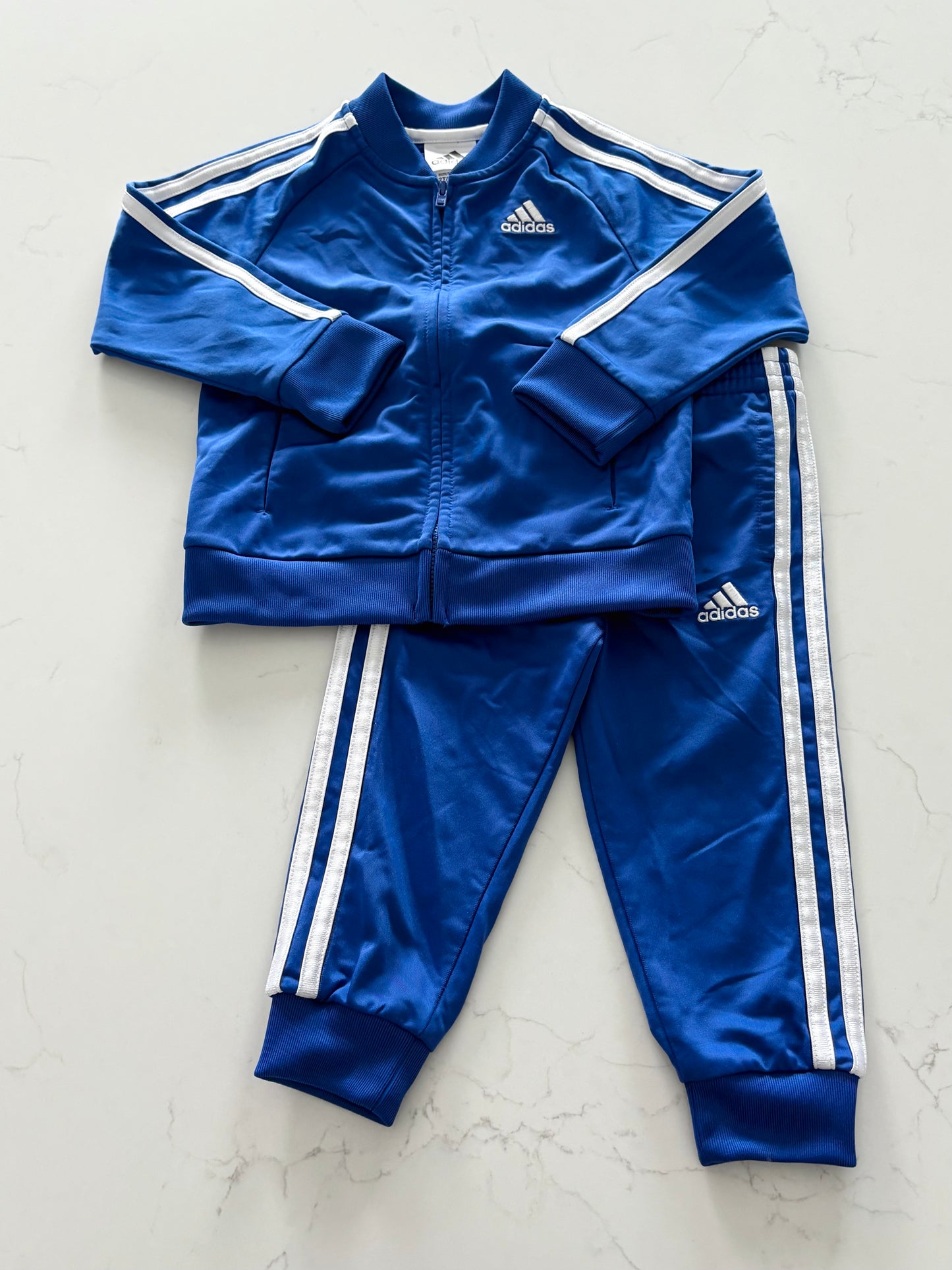 Adidas-Ensemble-2T