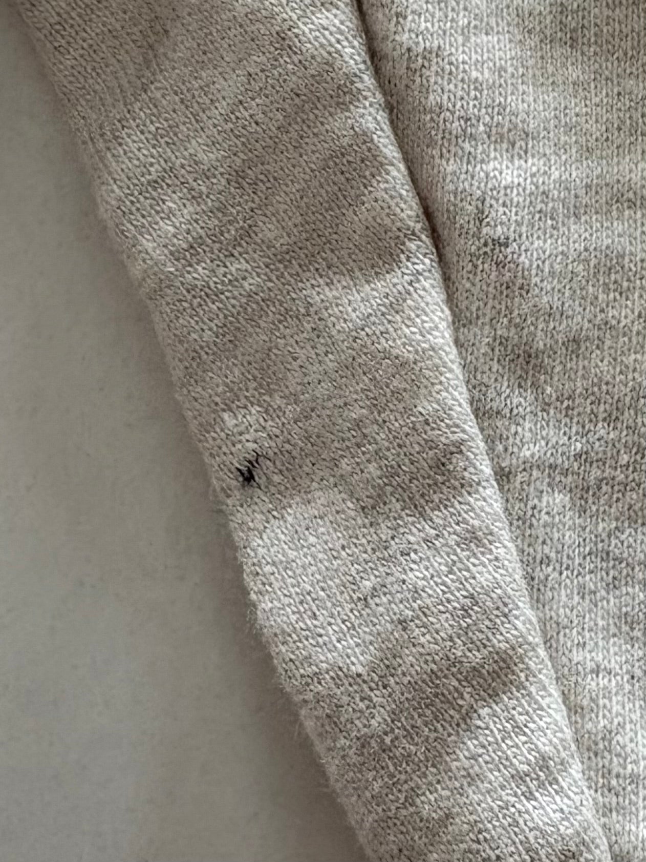 H&M-Jogging-1/2 mois ( légère imperfection)