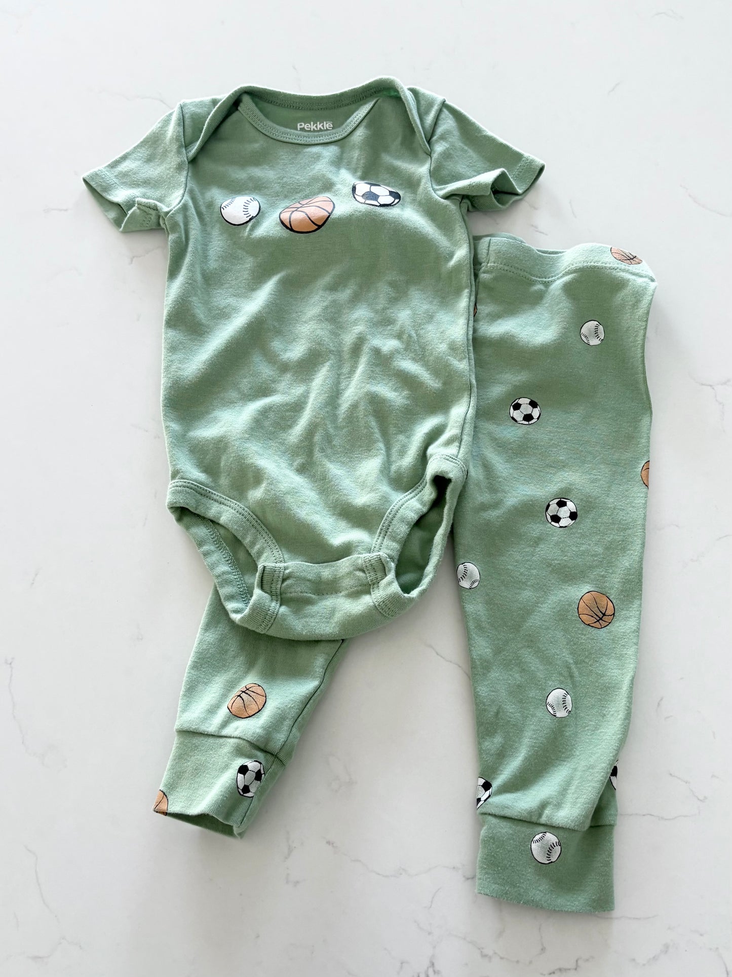 Pekkle-Ensemble-18 mois