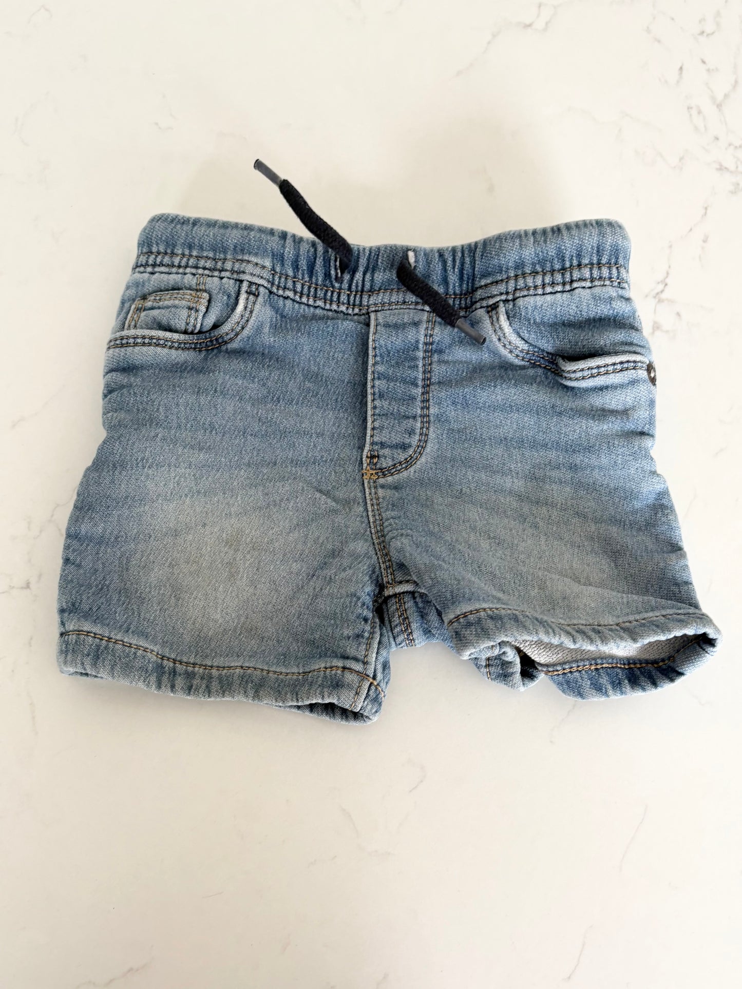 Oshkosh-Short-18 mois