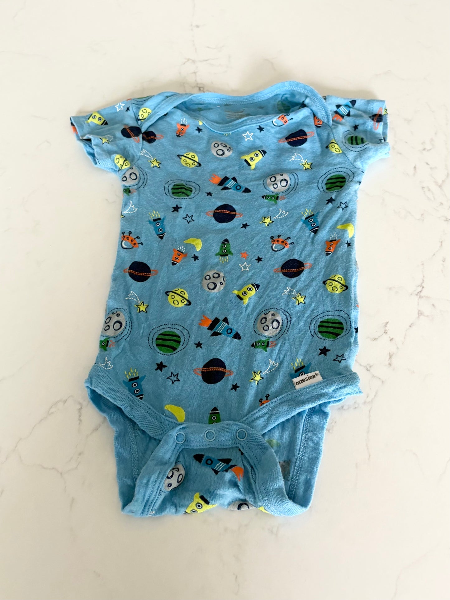 Onesies-Cache couche-3/6 mois ( fait petit)