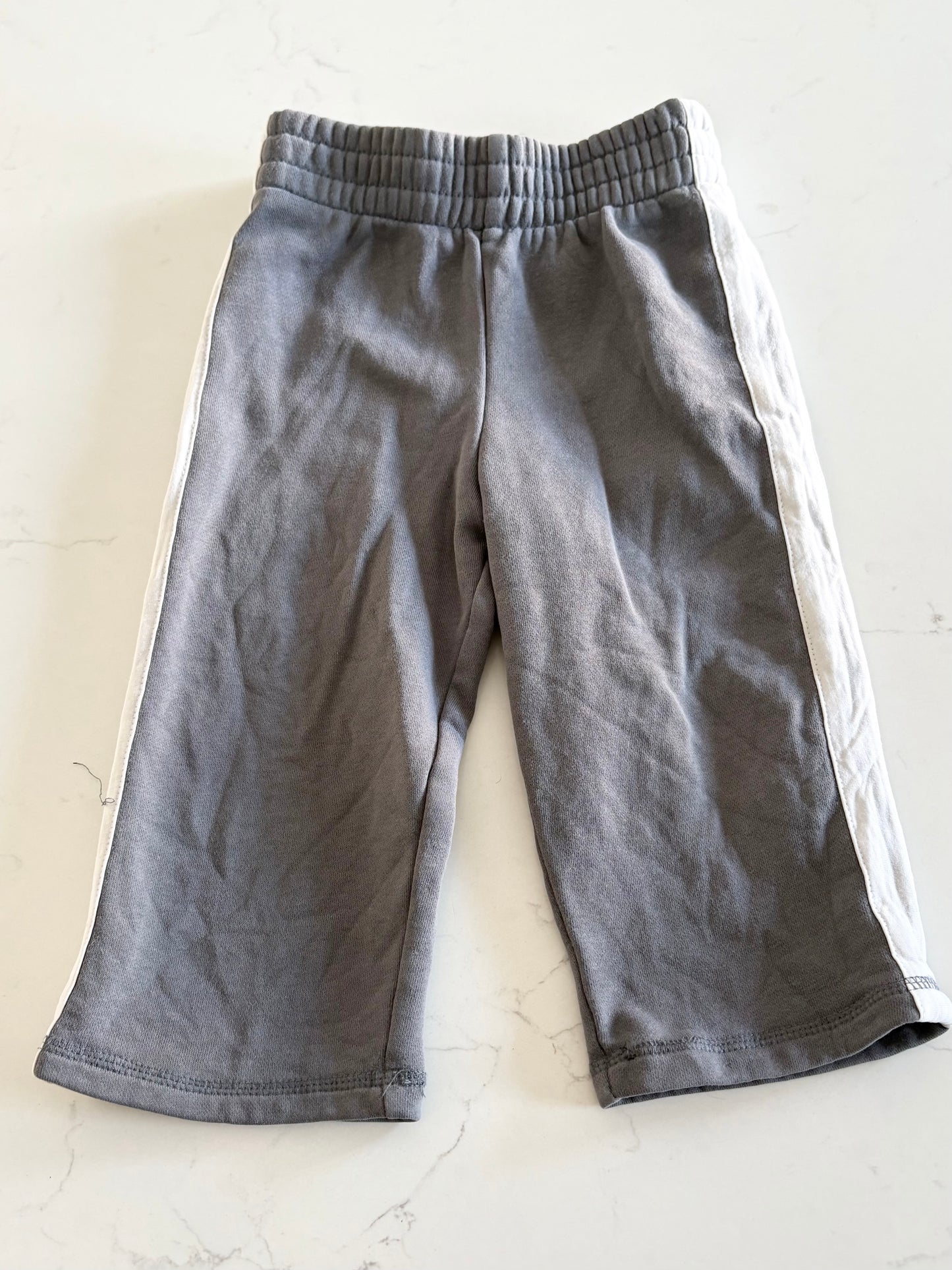 Children’s Place-Jogging vintage-18/24 mois