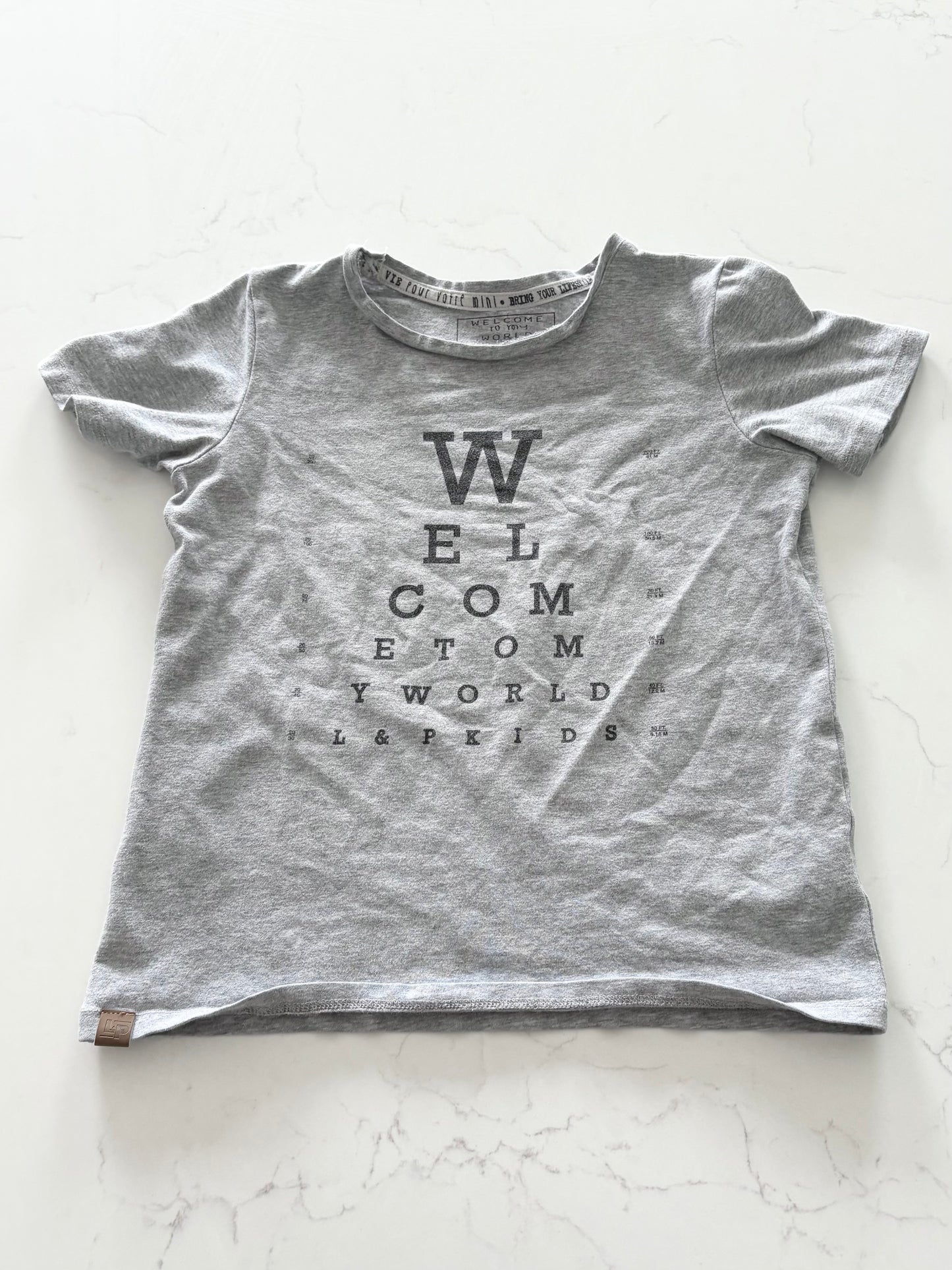 L&P-T shirt-7/8T ( fait très petit )