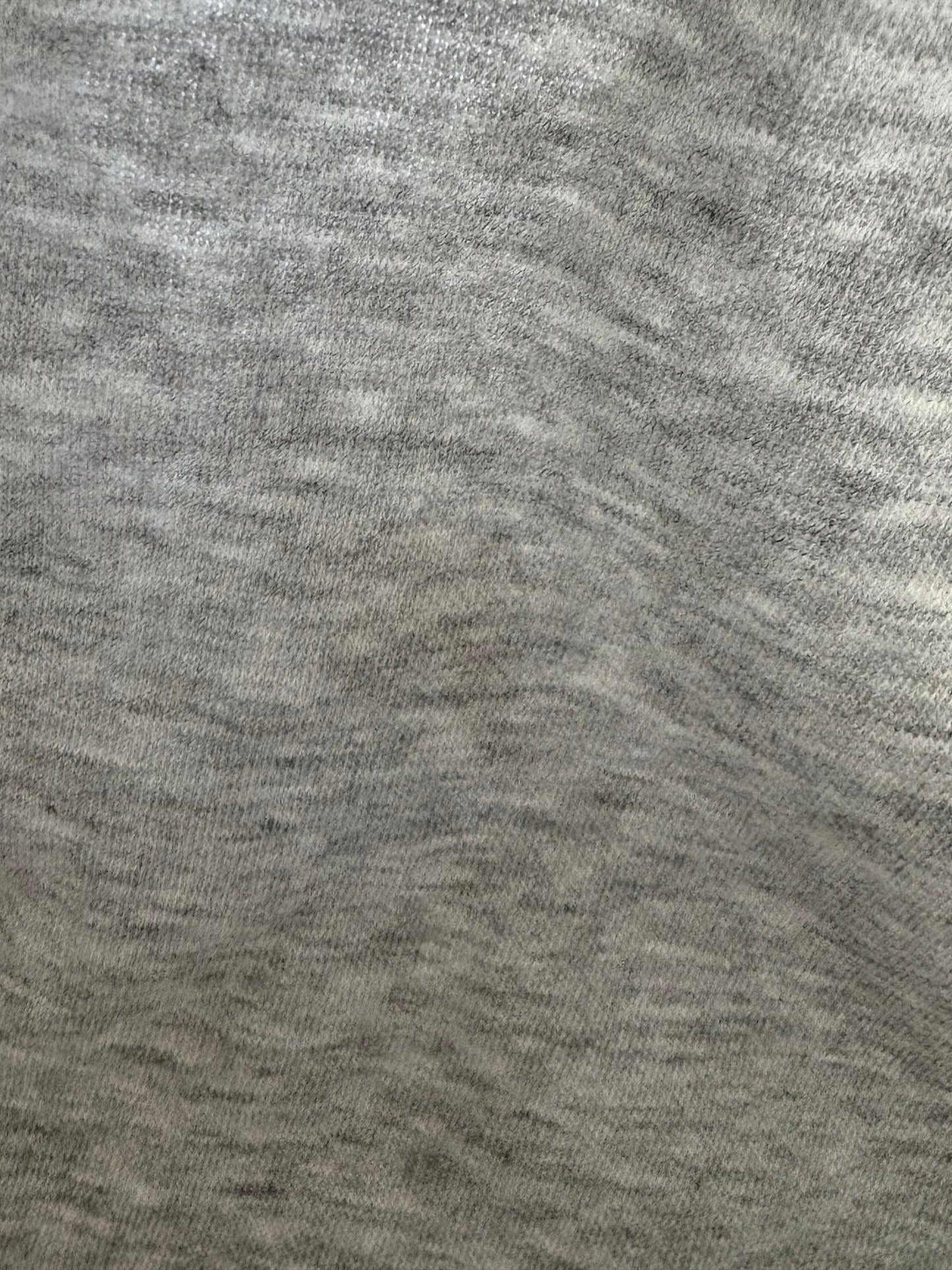 H&M-Crewneck-5/6T (très légère imperfection)
