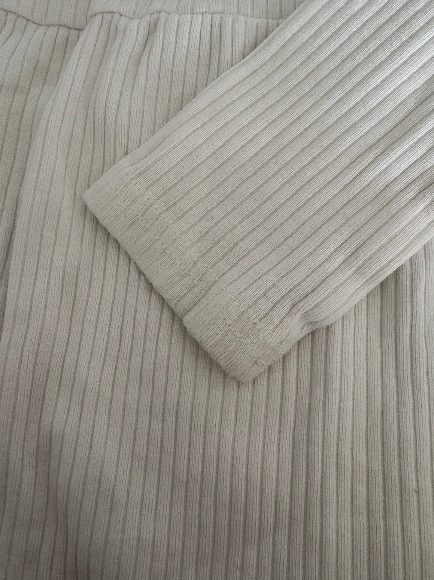 H&M-Robe-6/8T ( légère imperfection)