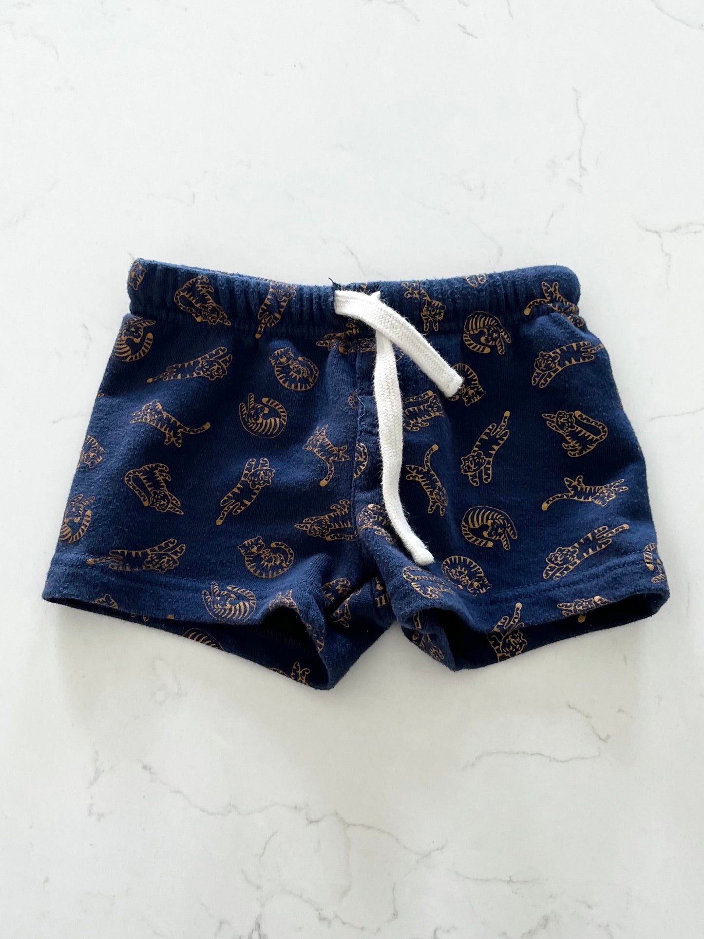 Short-~12 mois