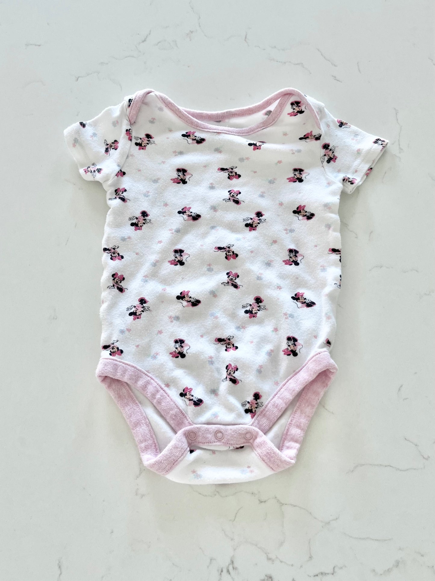 Disney baby-Cache couche-6/12 mois