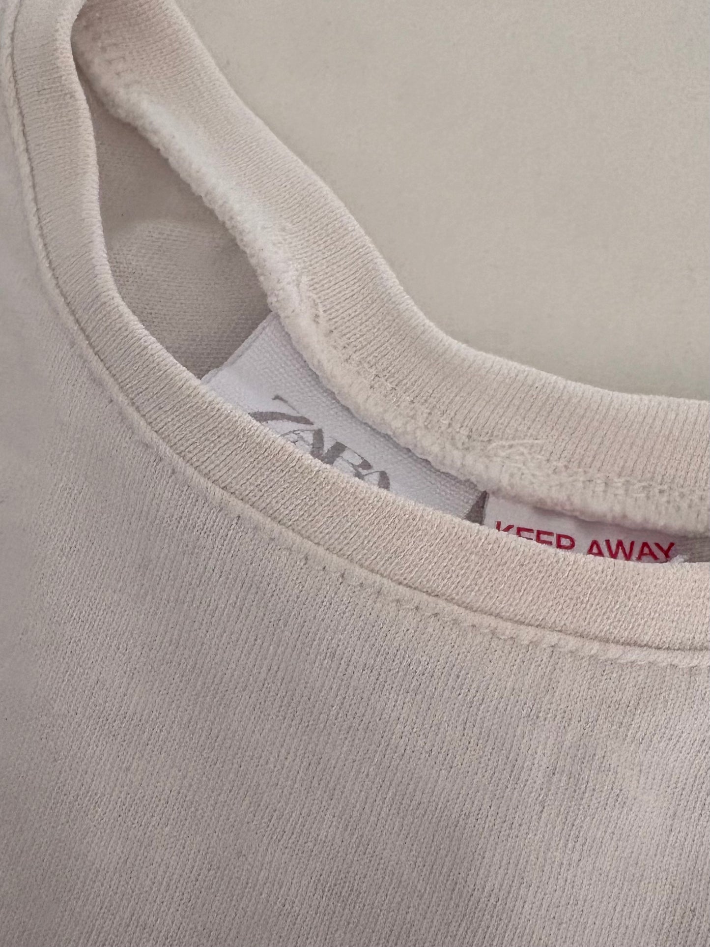 Zara-T shirt-12/18 mois ( très légère imperfection)
