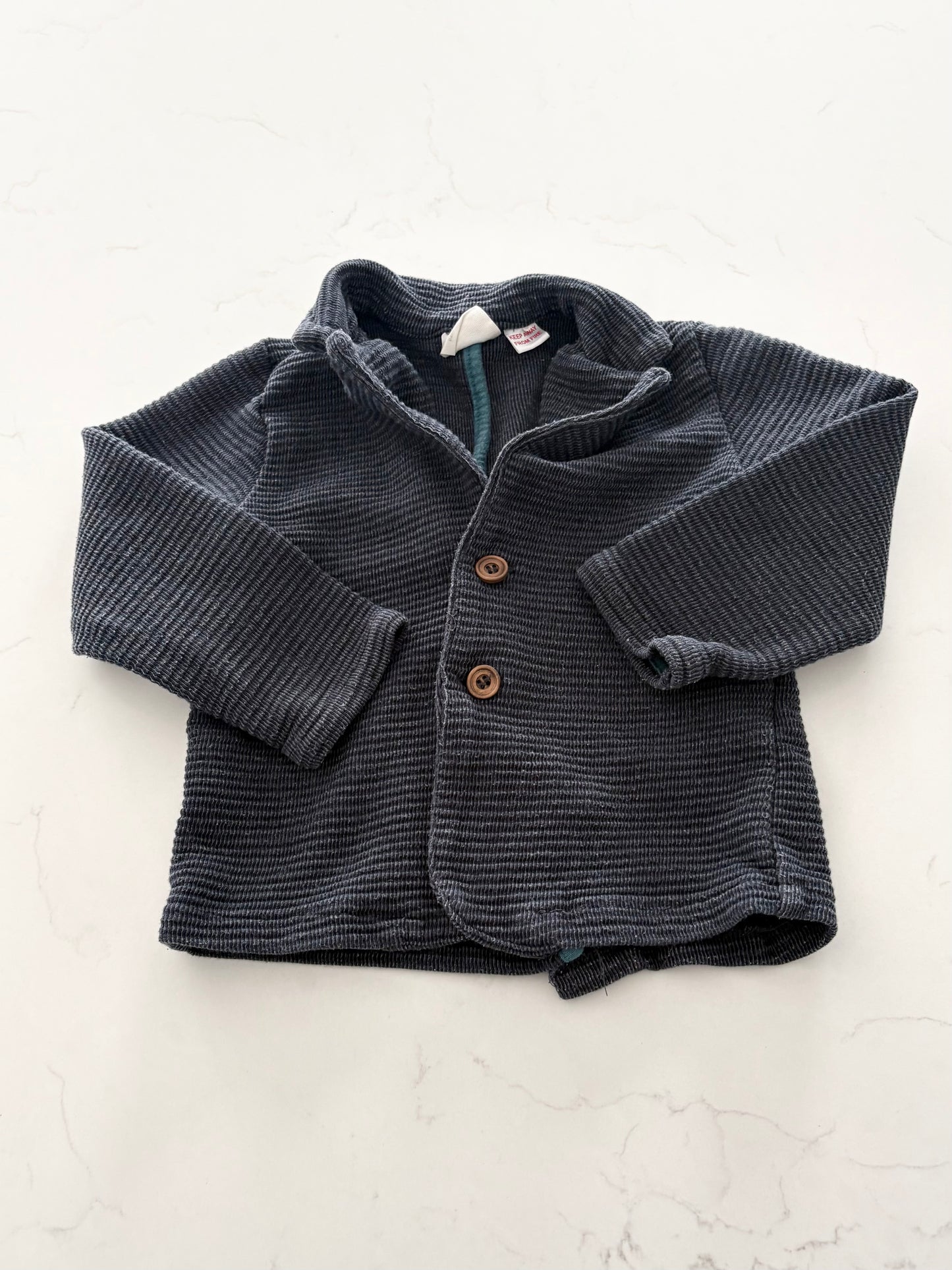 Zara-Veste-18/24 mois (fait petit )