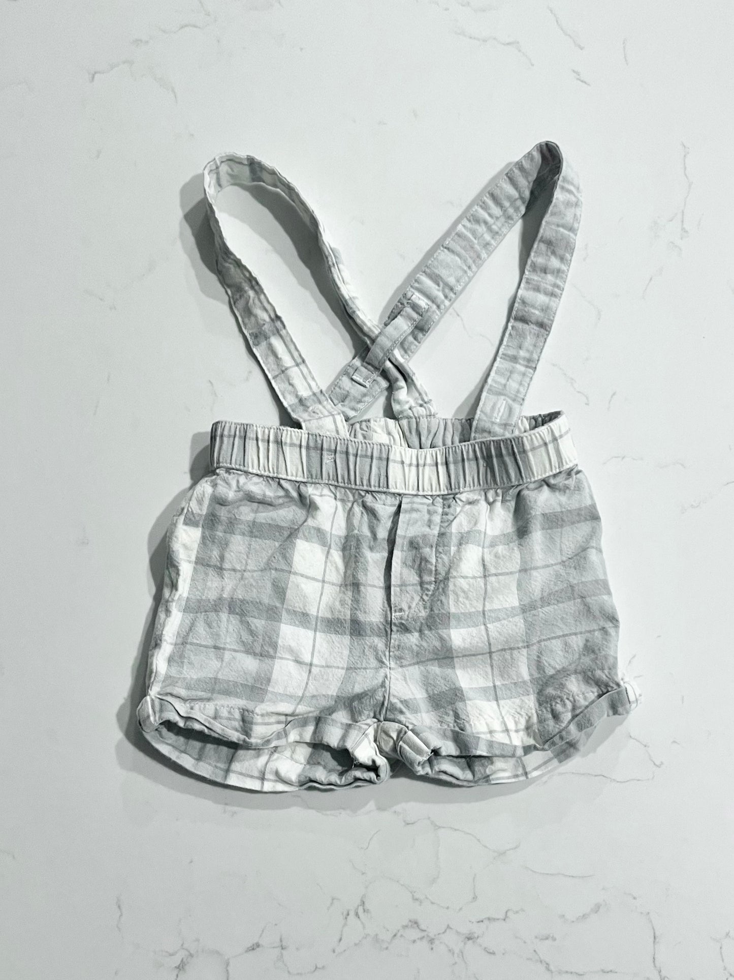 H&M-Short + bretelles-4/6 mois
