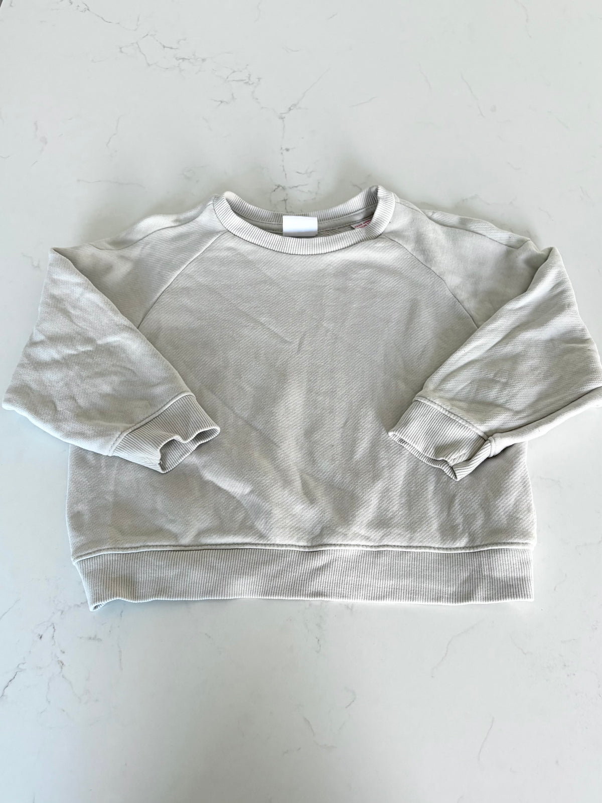 Zara-Crewneck-3/4T ( légère imperfection)