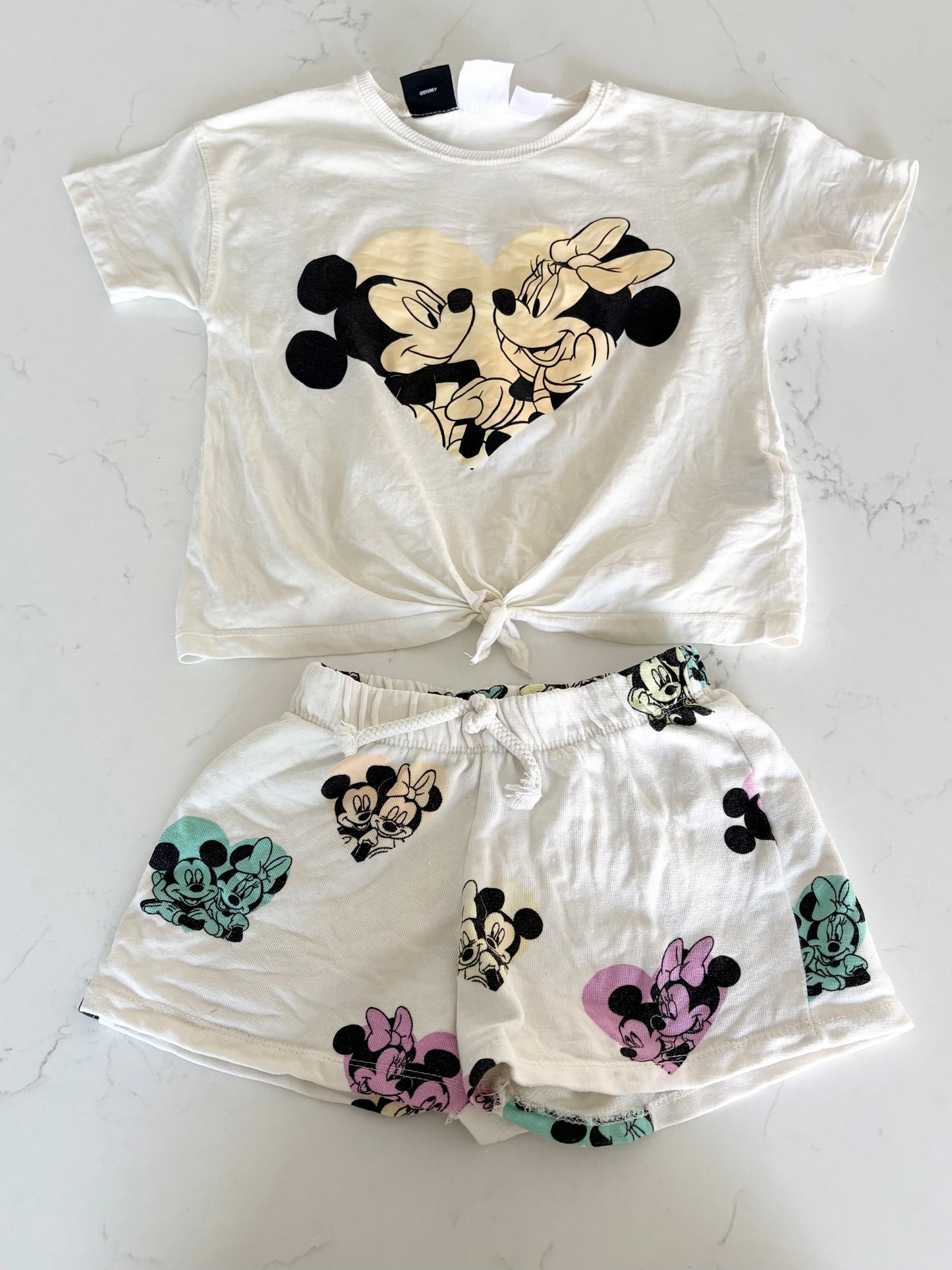 Zara/Disney-ensemble-5T ( légère imperfection chandail)