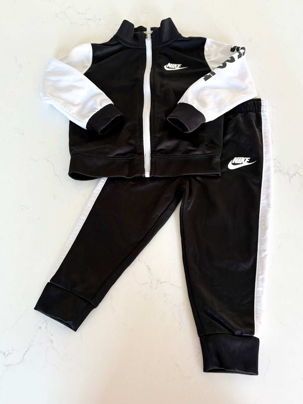 Nike-Ensemble-24 mois
