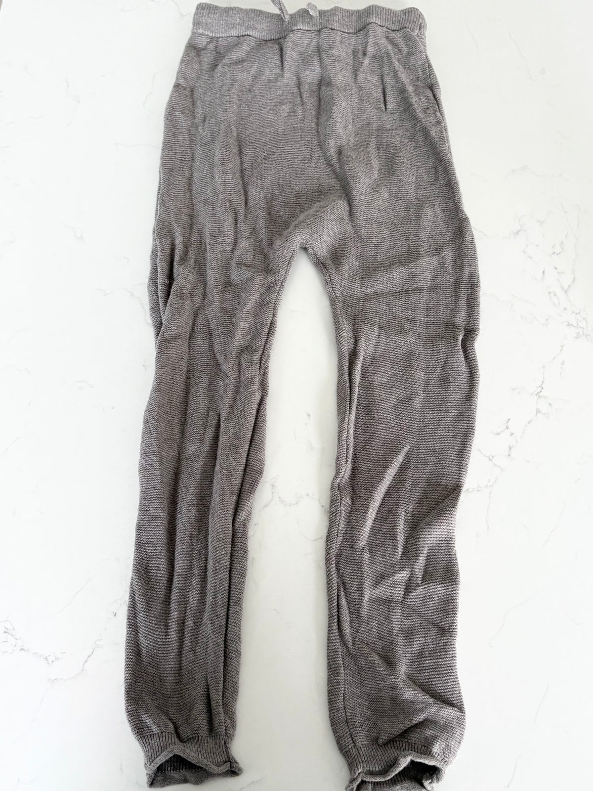H&M-Pantalon-3/4T ( fait vraiment grand 5/6T plutôt )