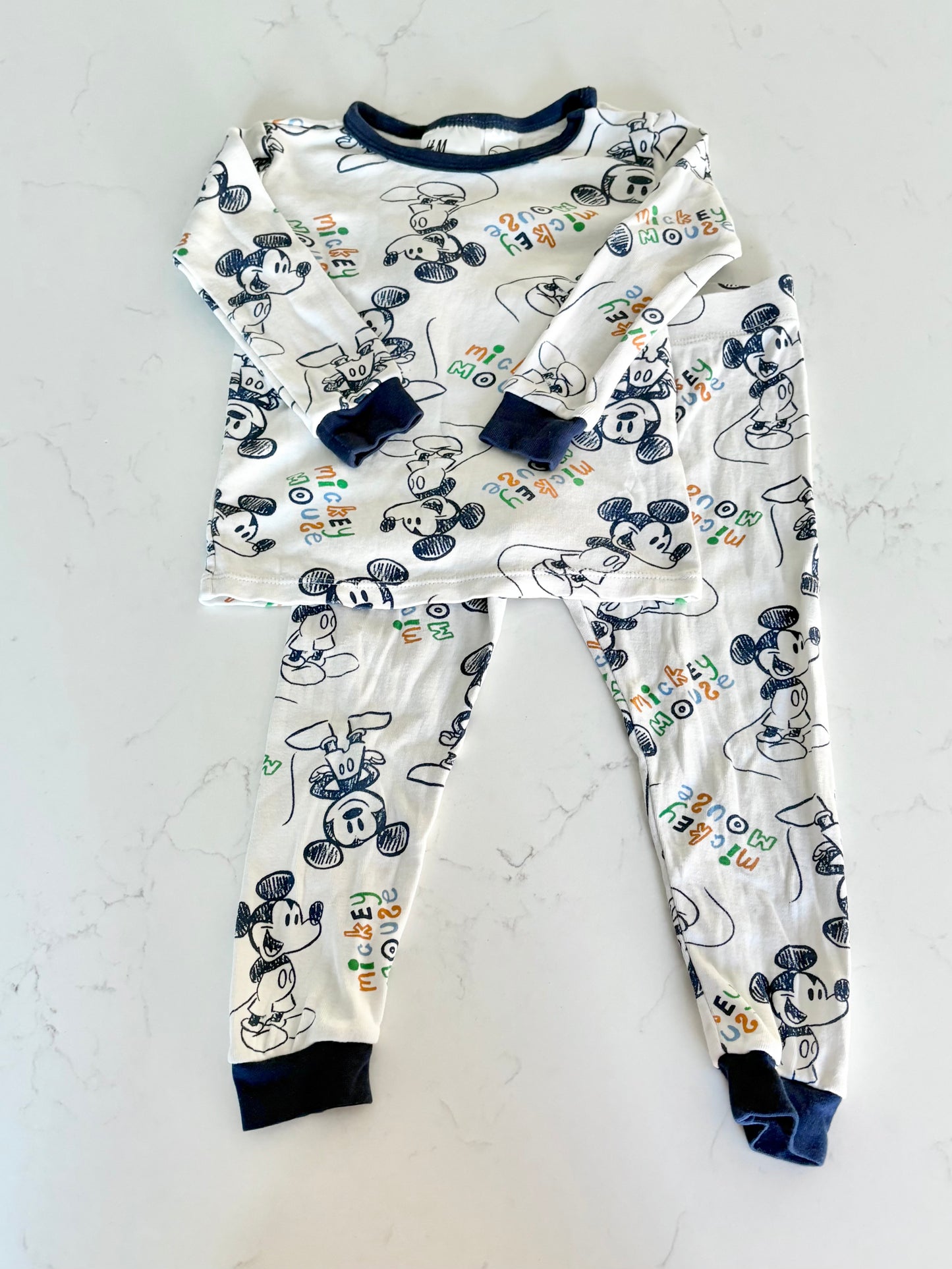 H&M/Disney-Pyjama-2T ( fait petit )