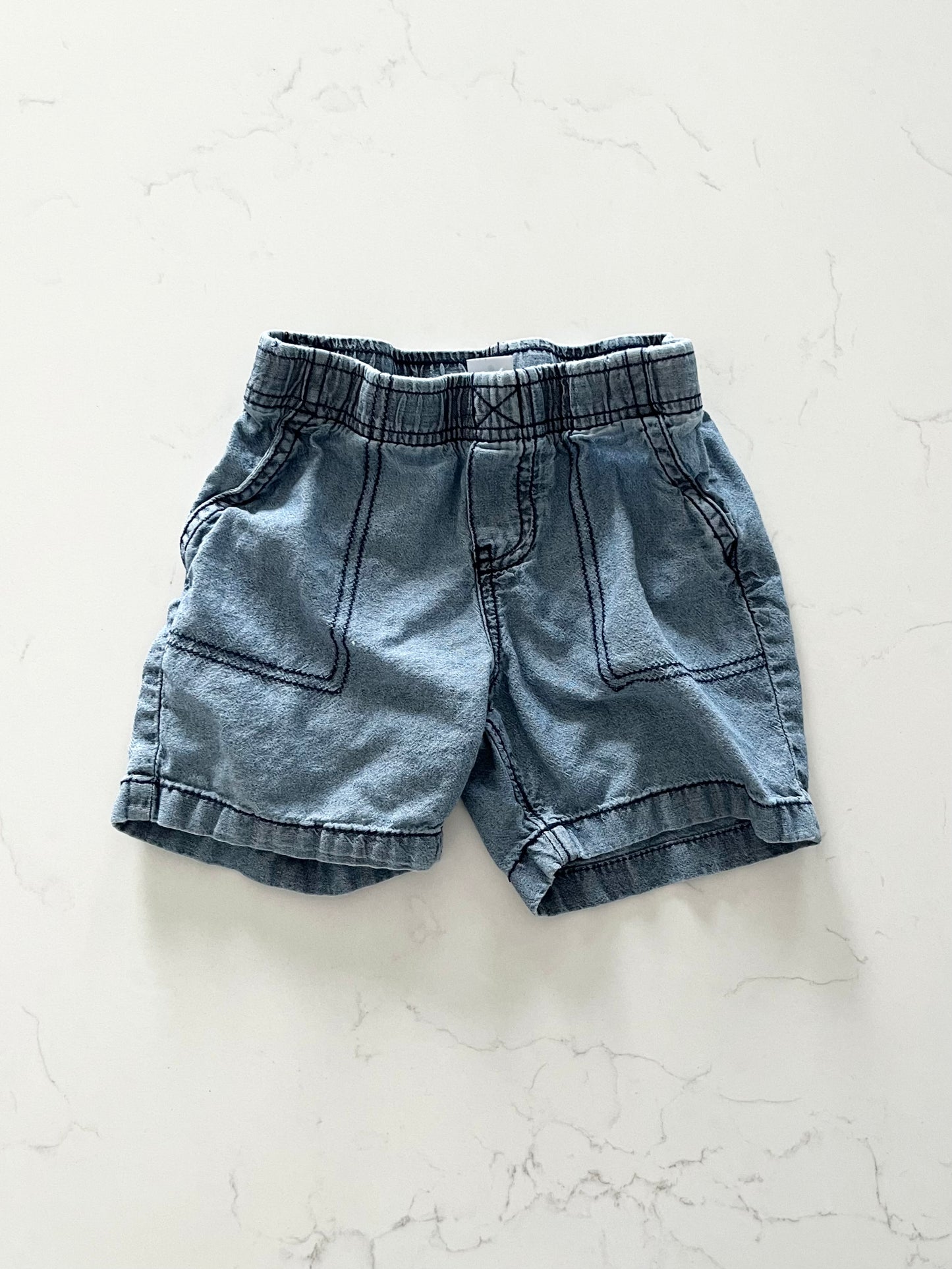 Carters-Short-24 mois