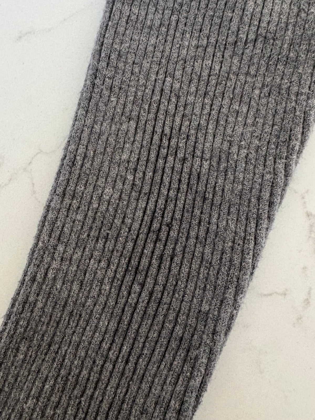 Zara-Legging-4T (légère imperfection genoux)