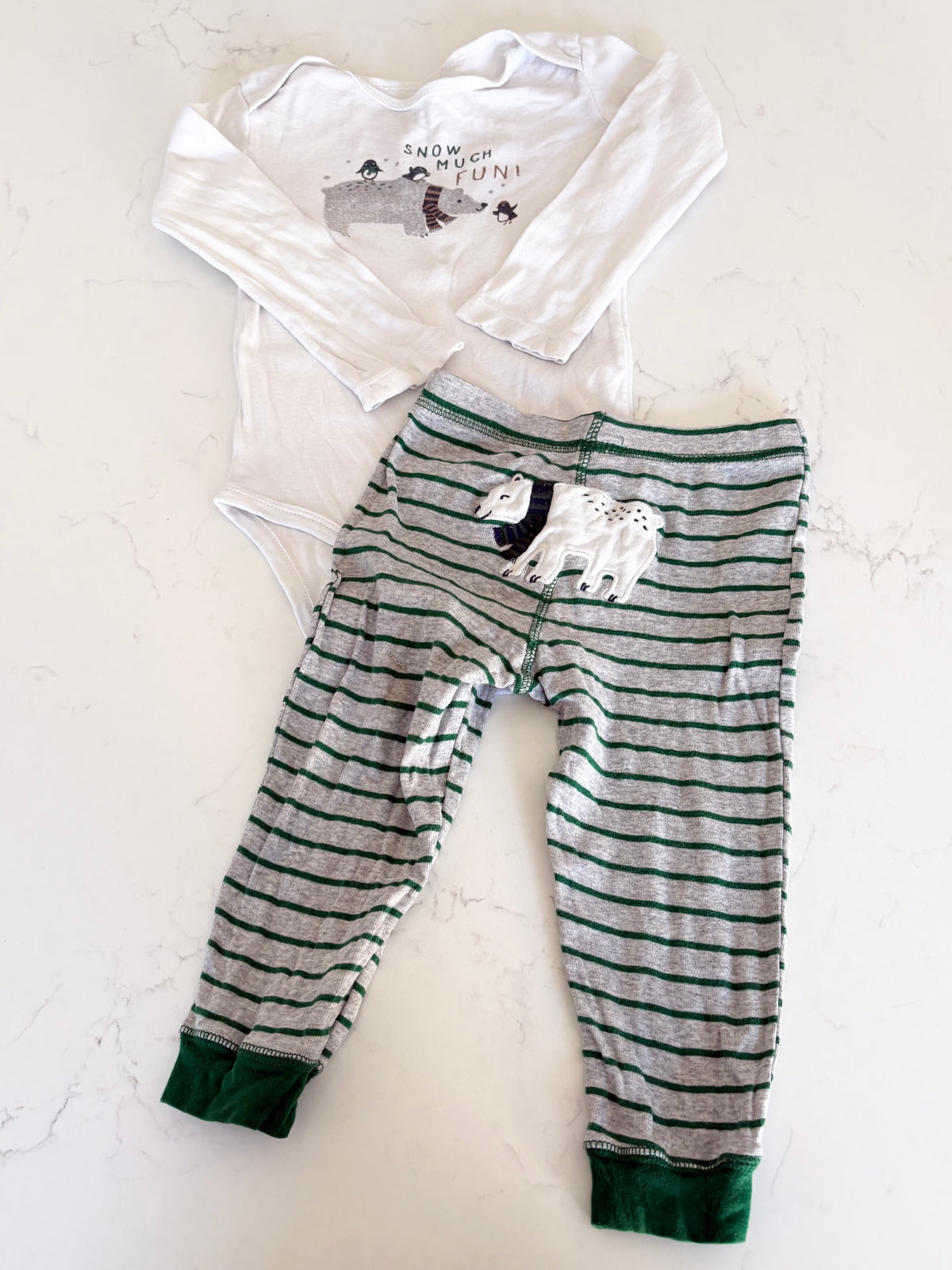 Carters-Ensemble-24 mois