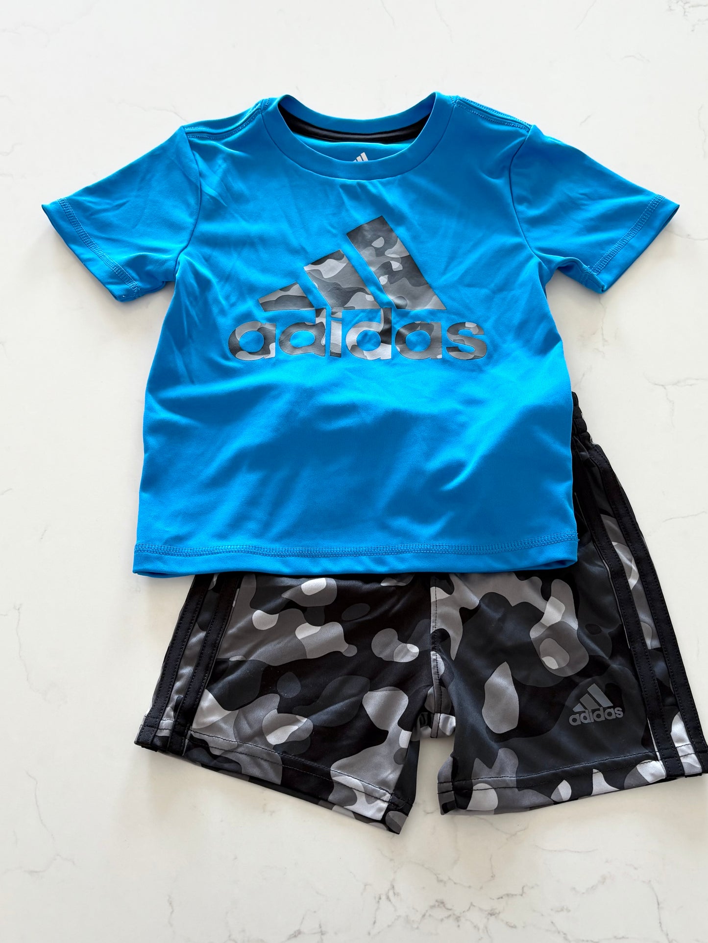 Adidas-Ensemble-2T
