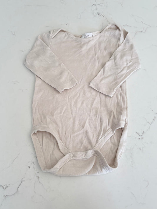 Zara-Cache couche-9/12 mois