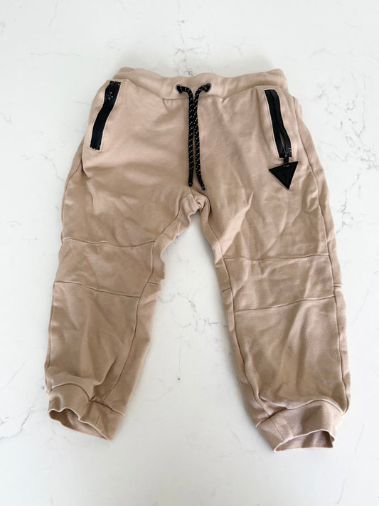 Guess-jogging-4T ( fait petit)