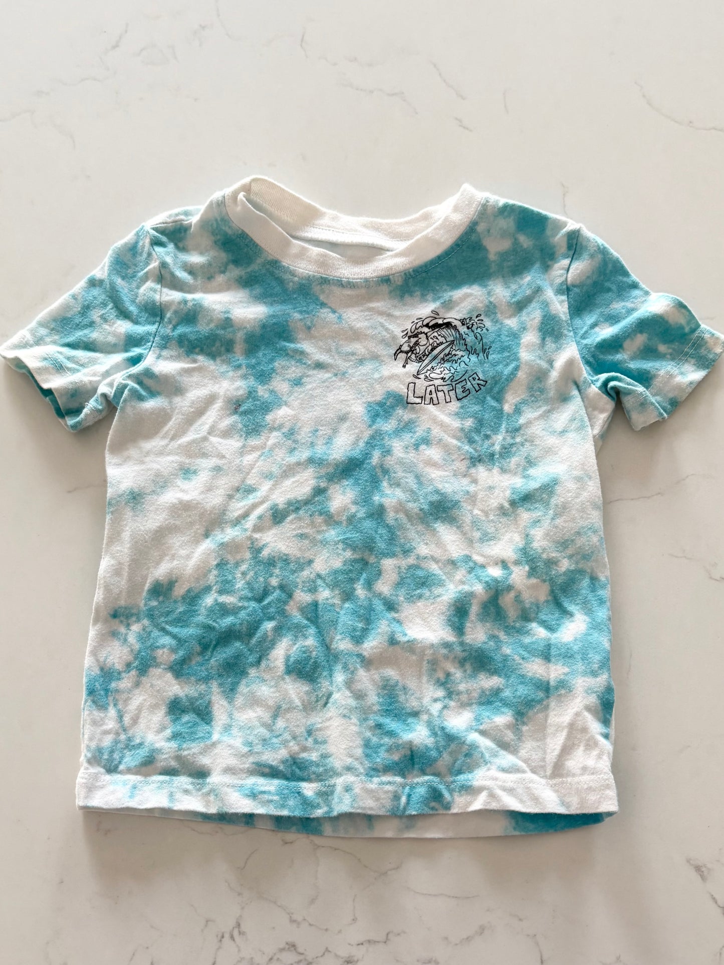 Oshkosh-T shirt-24 mois ( légère imperfection)