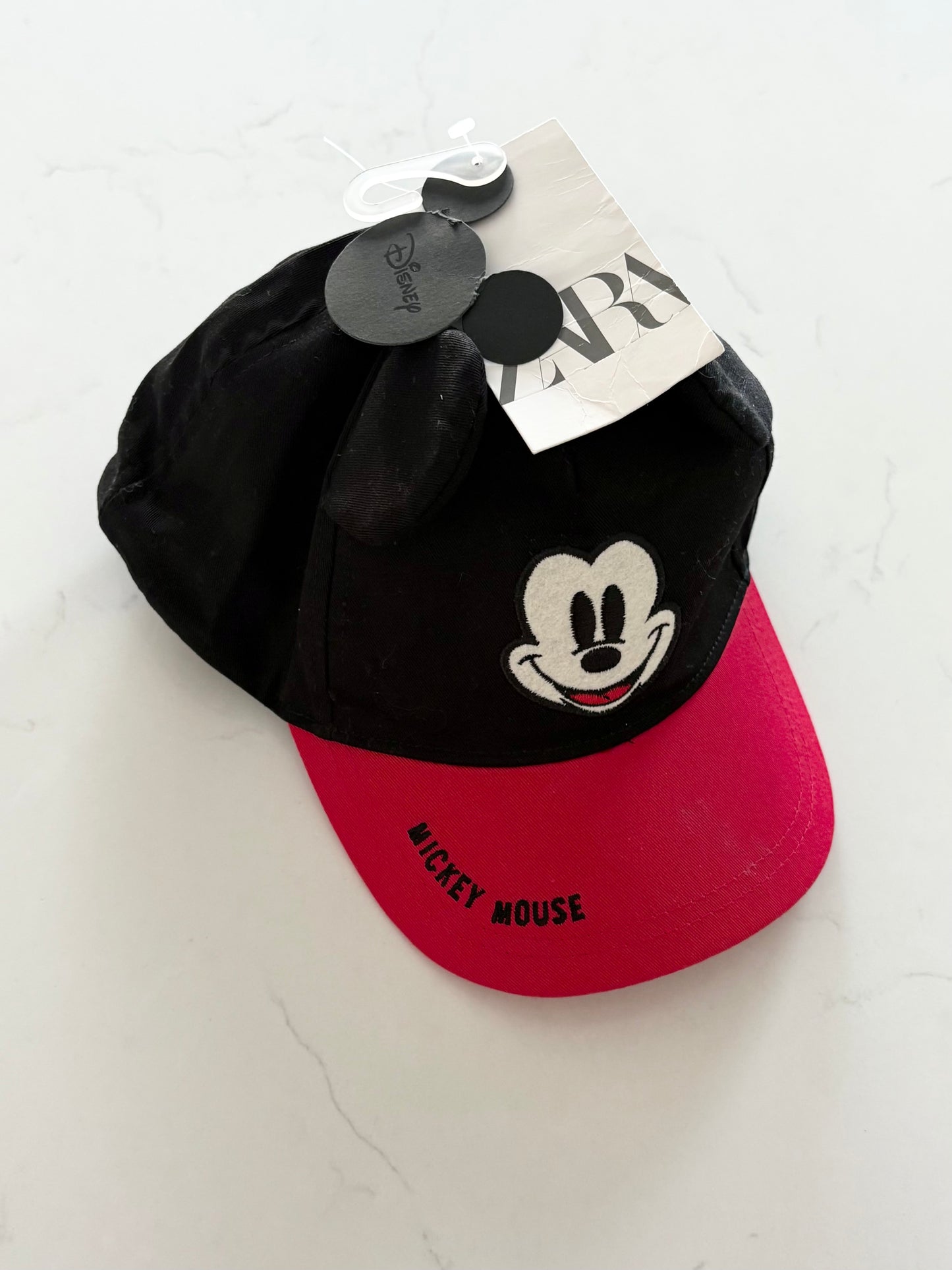 NEUF-Zara/Disney-Casquette-56 cm