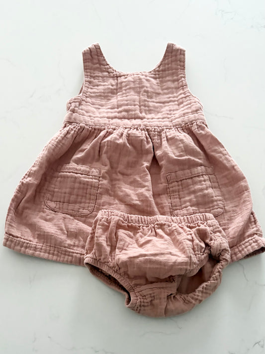 Carters/Little planet-Robe + culotte-18 mois