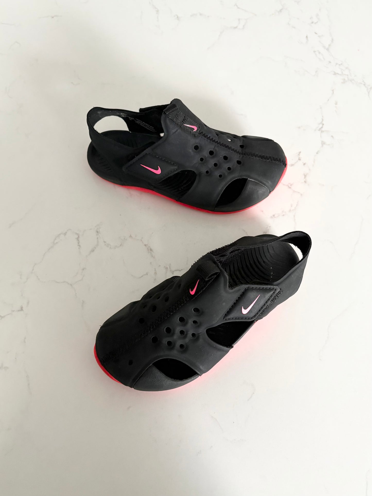 Nike-Sandales-C10