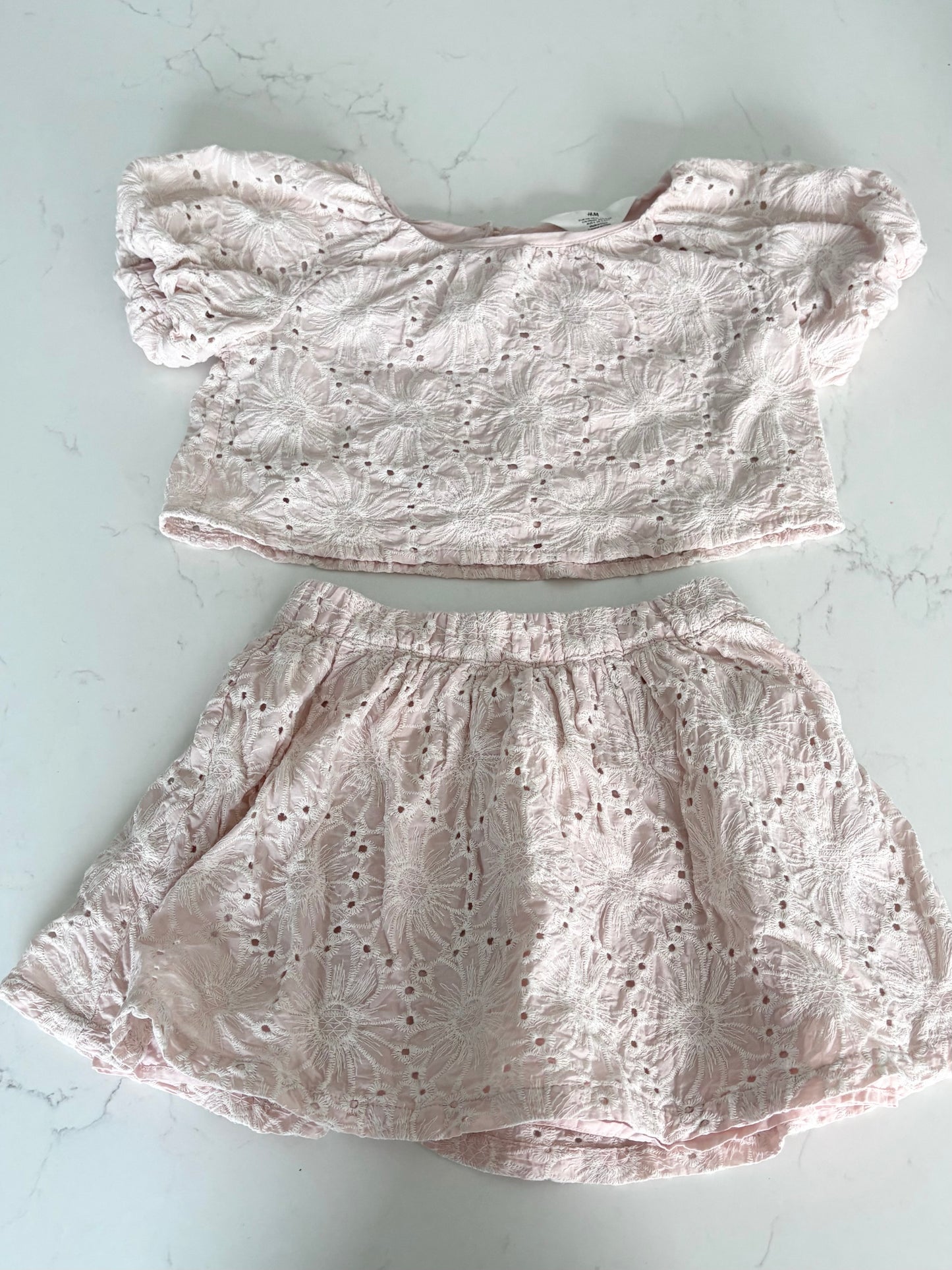 H&M-Ensemble- haut 4/5, bas 5/6