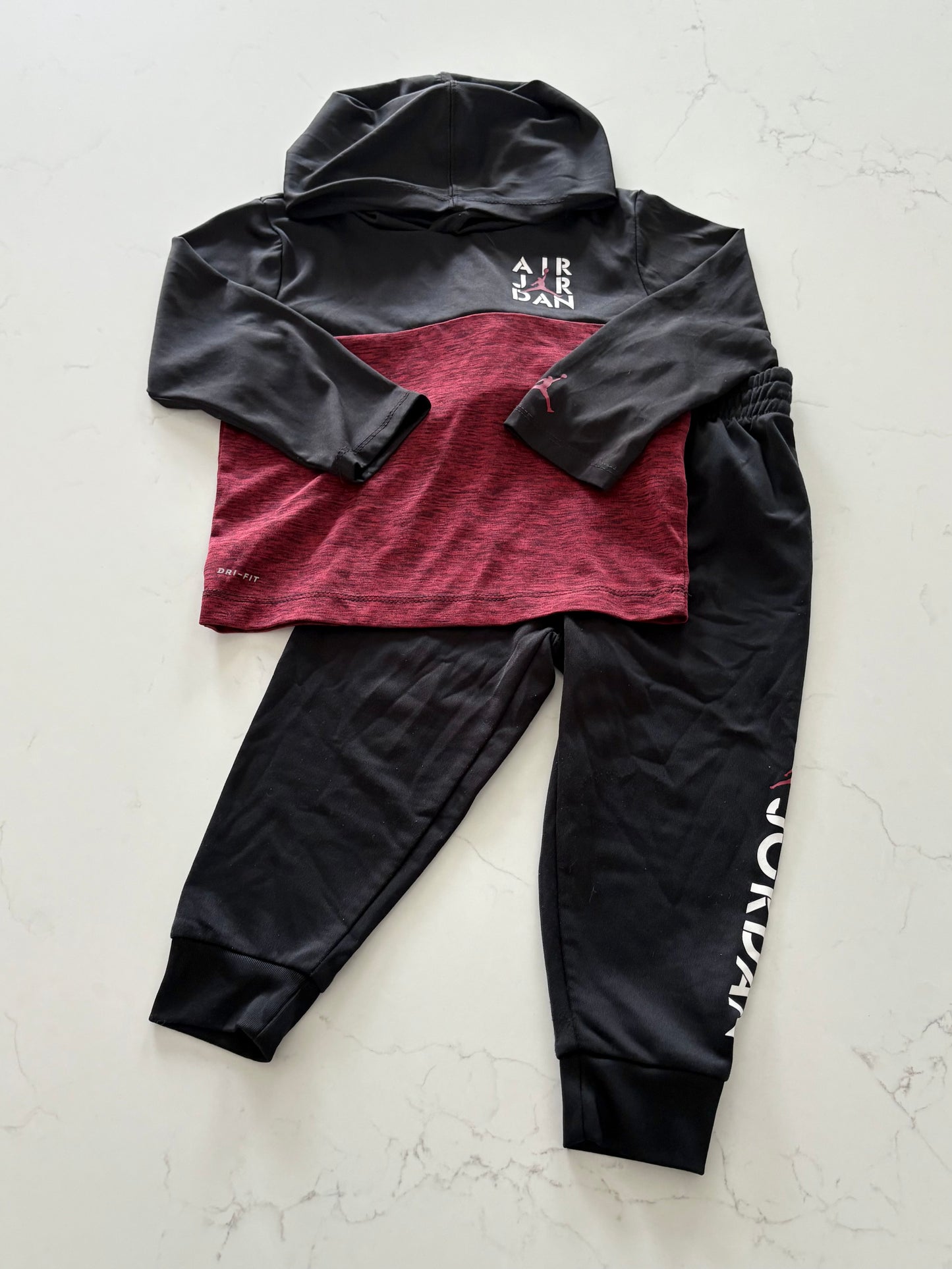 Nike/Jordan-Ensemble-24 mois