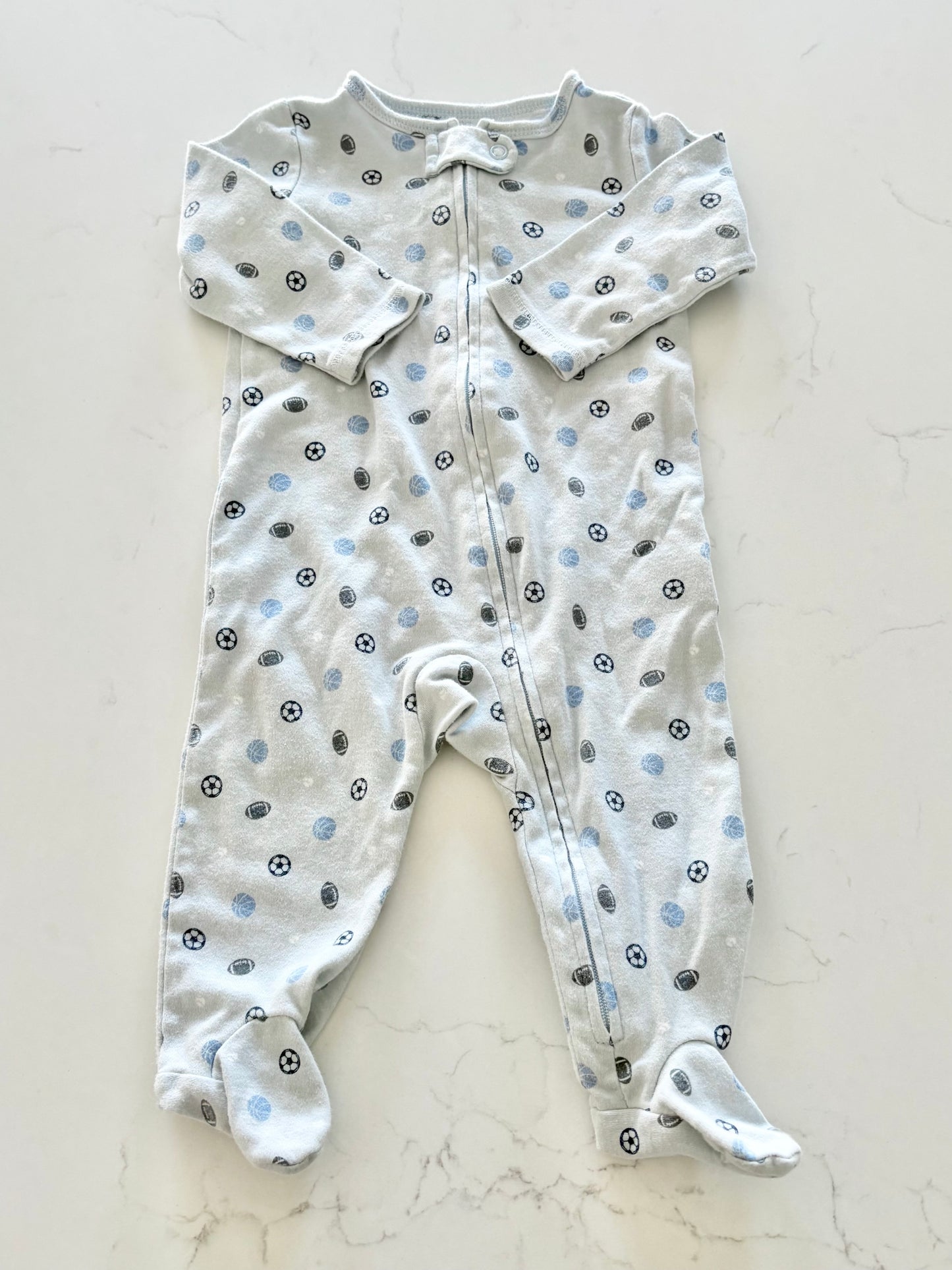 Carters-Pyjama-3/6 mois  ( légère imperfection)