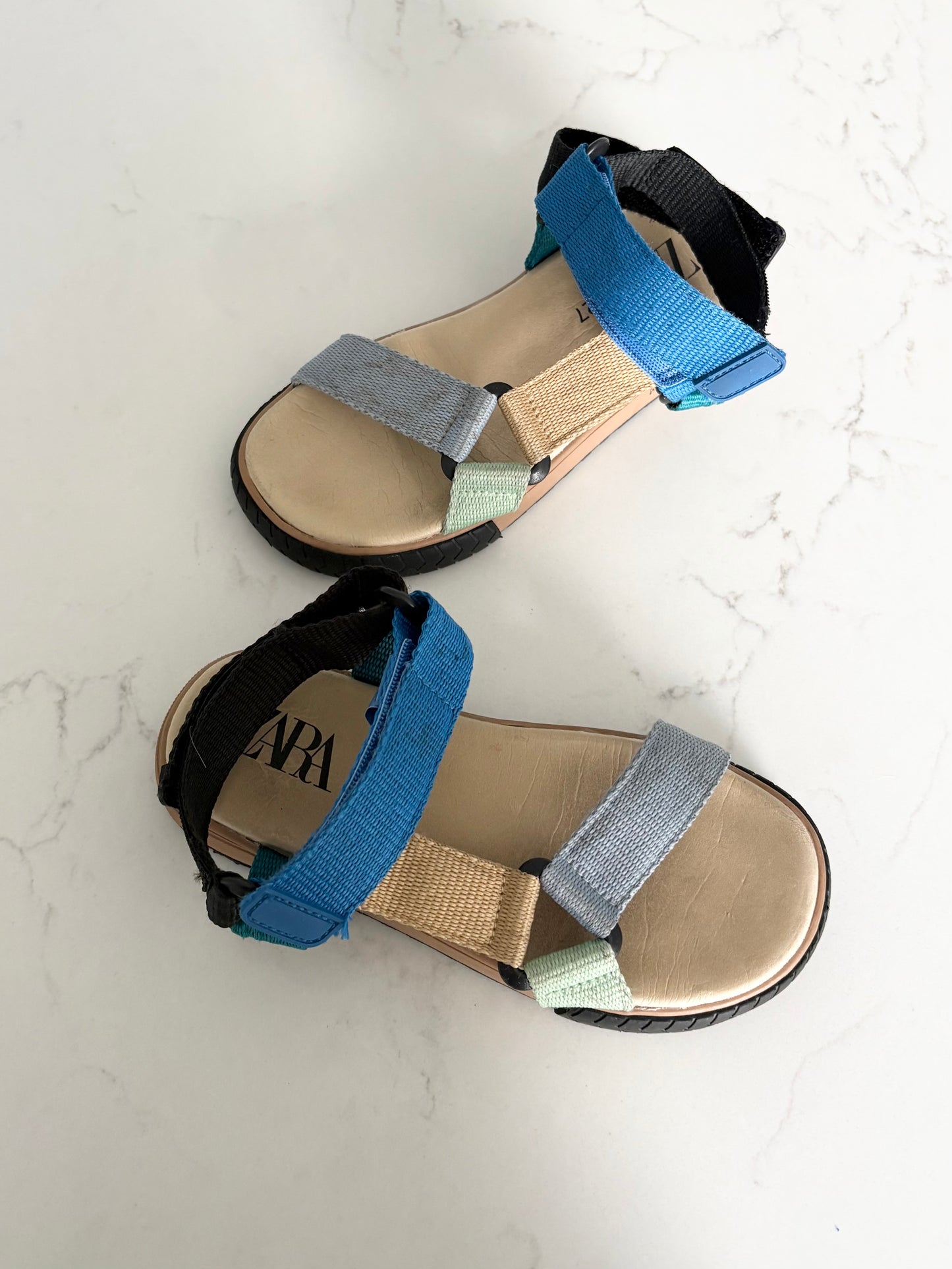 Zara-Sandales-27 (~10) (tache sur ganse pale)